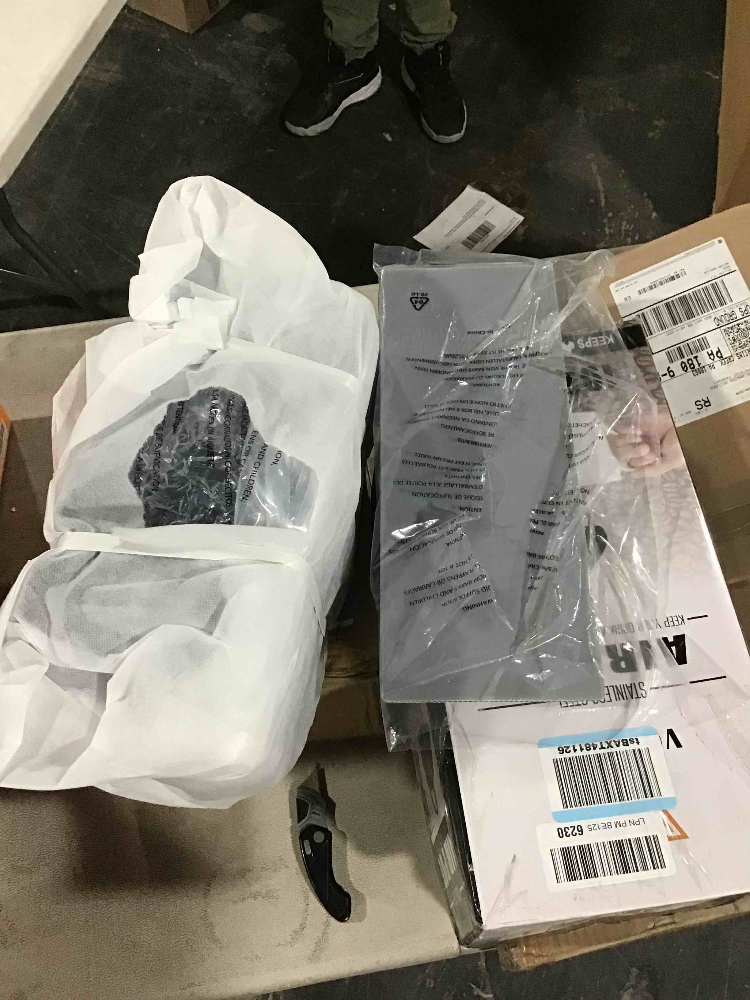 https://s3.amazonaws.com/lotting-images-prod/bidfta/YEL6812423_1731008844555.jpeg