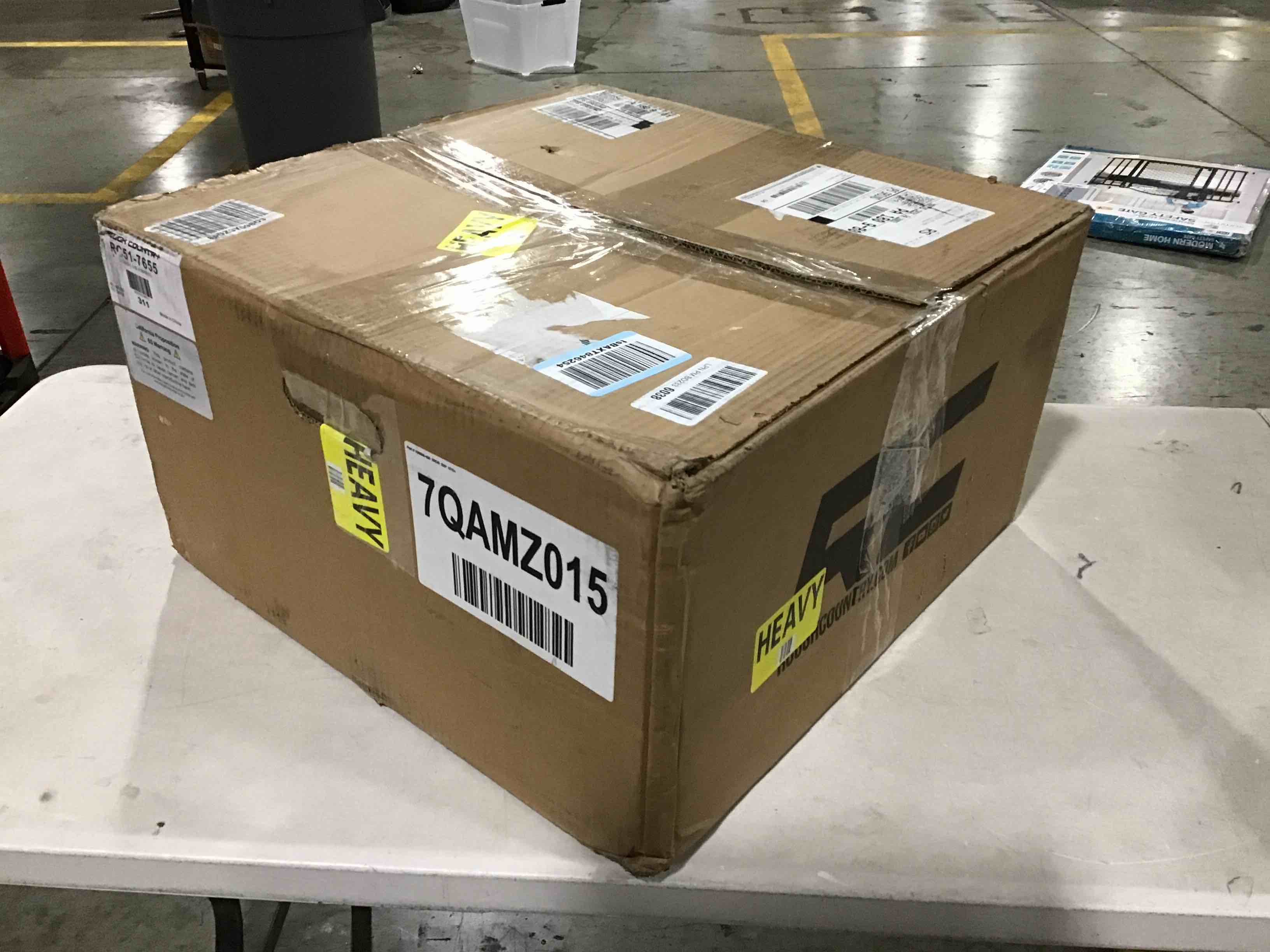https://s3.amazonaws.com/lotting-images-prod/bidfta/YEL6813034_1732112693213.jpeg