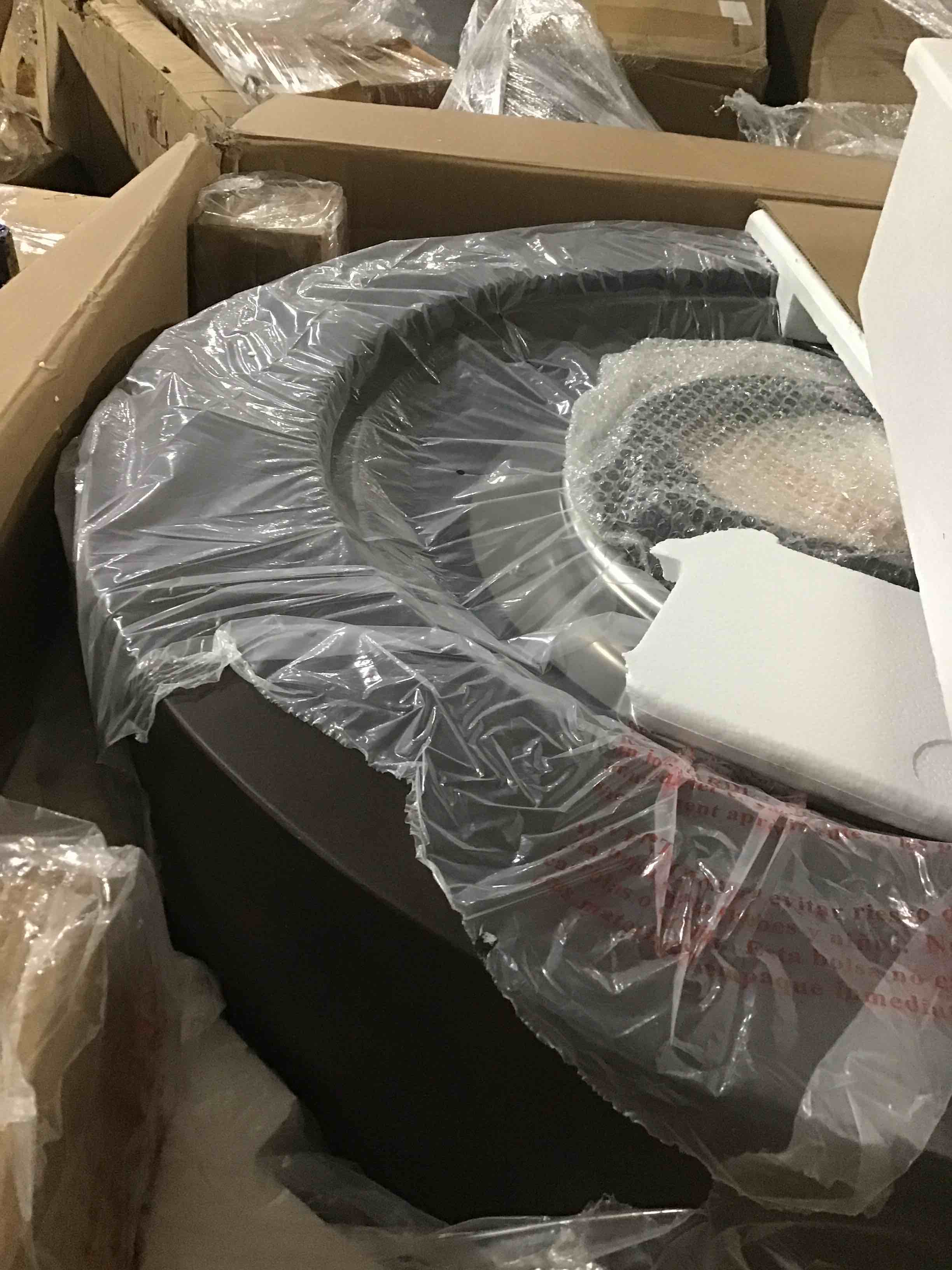 https://s3.amazonaws.com/lotting-images-prod/bidfta/YEL6814662_1725901451101.jpeg