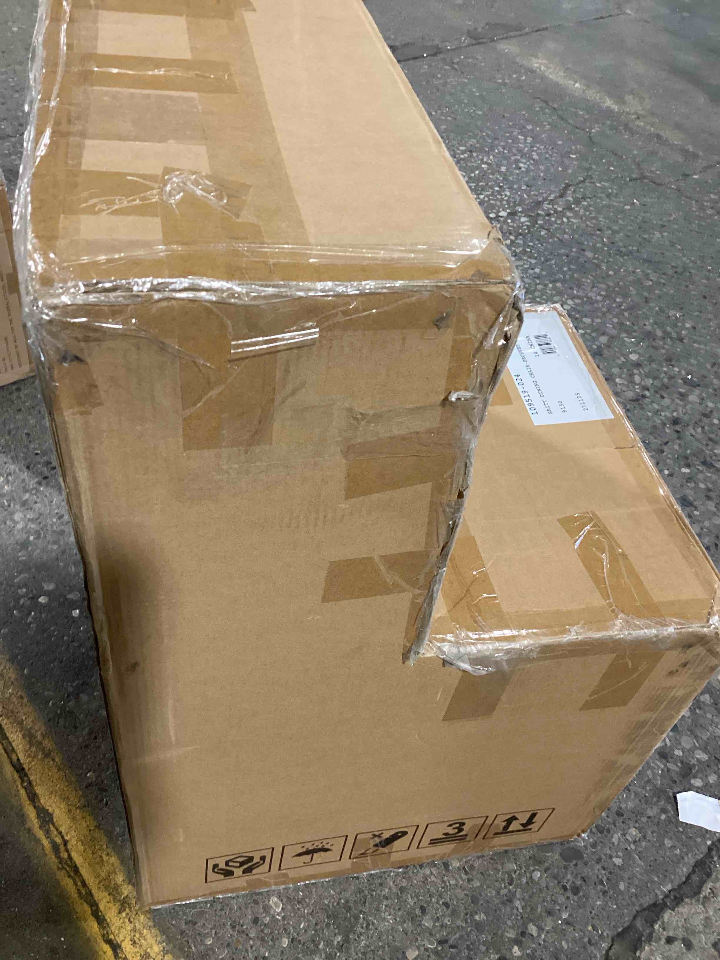 https://s3.amazonaws.com/lotting-images-prod/bidfta/YEL6817820_1728318916539.jpeg