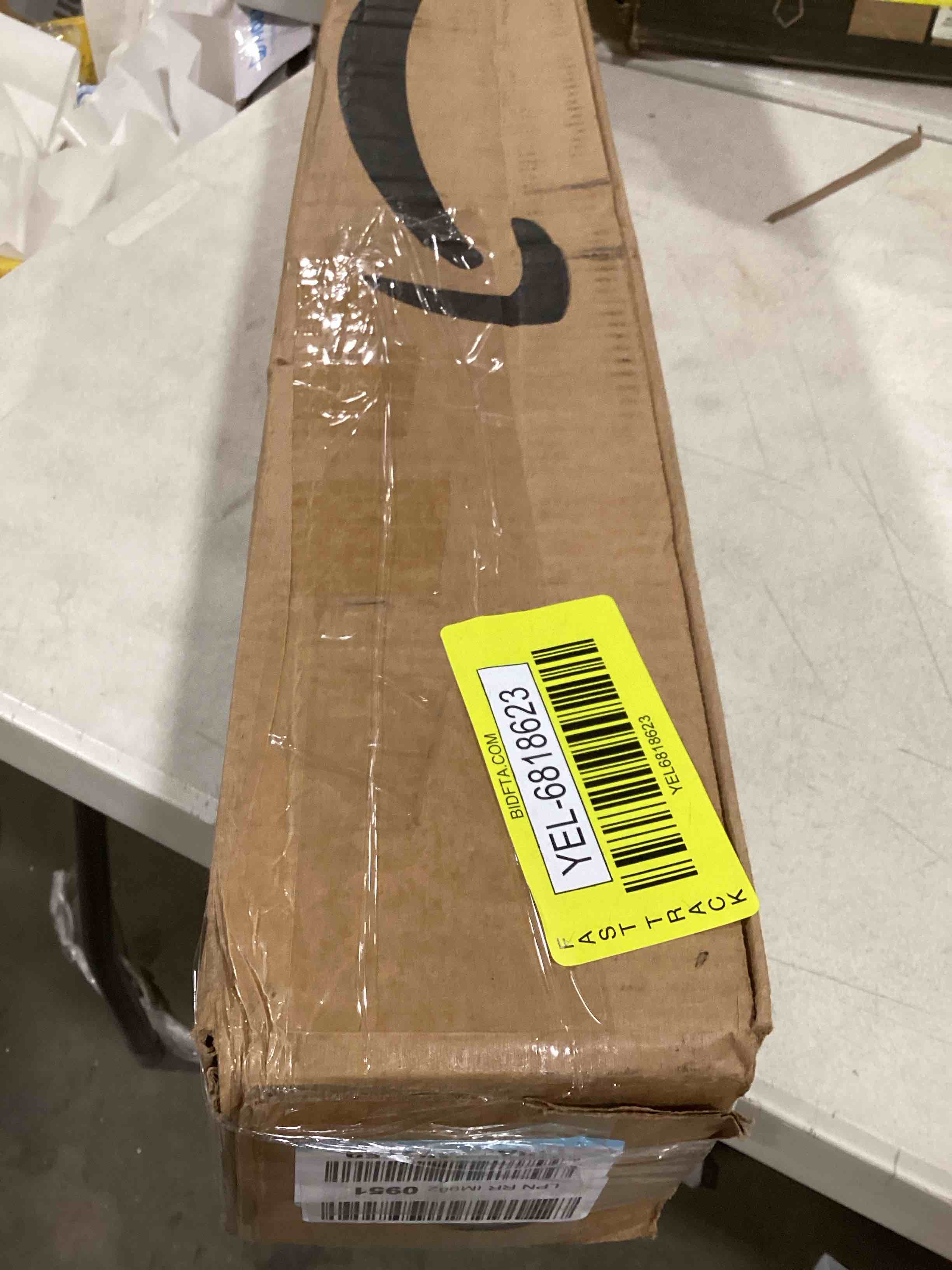 https://s3.amazonaws.com/lotting-images-prod/bidfta/YEL6818623_1723488254212.jpeg