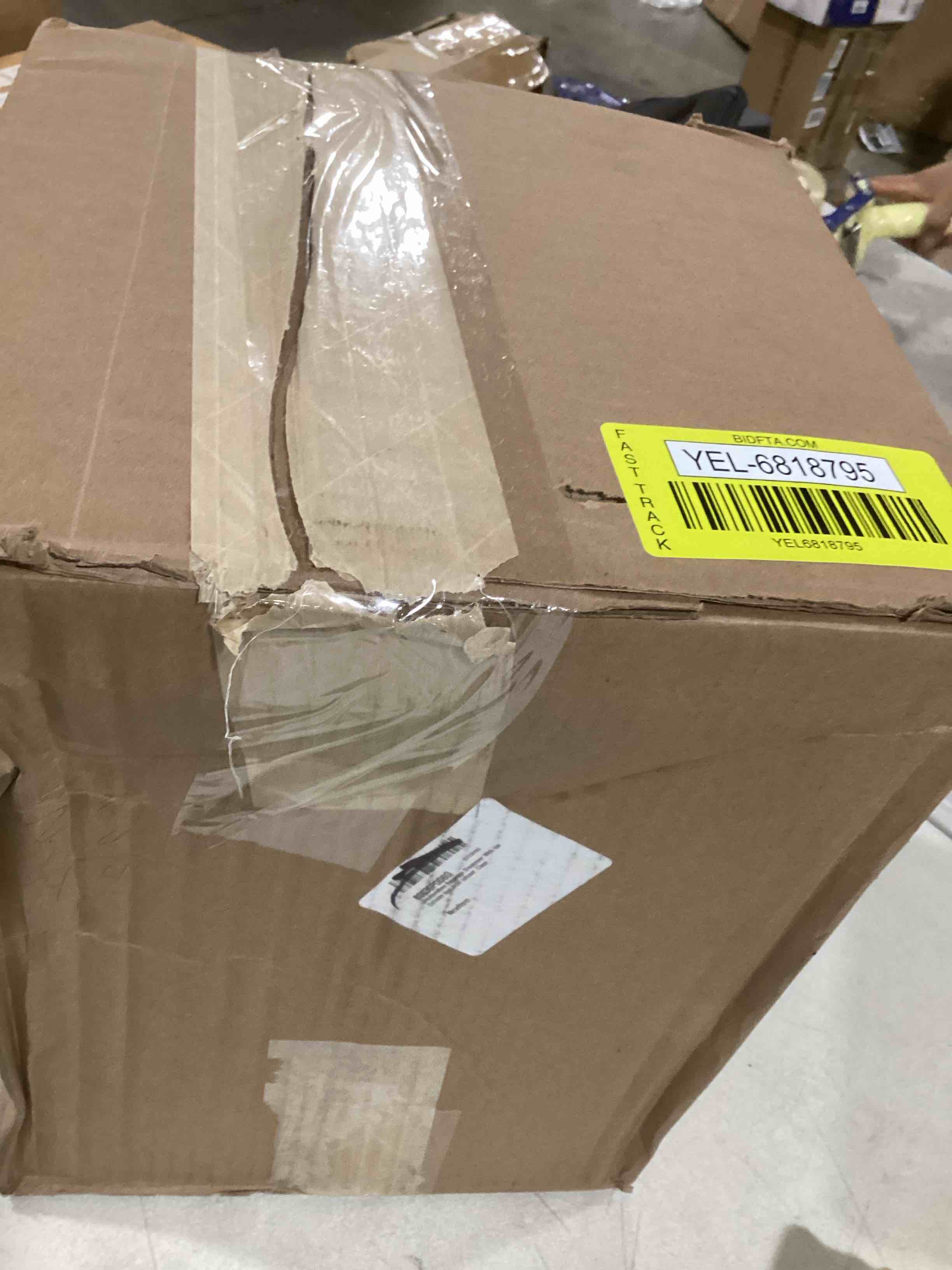 https://s3.amazonaws.com/lotting-images-prod/bidfta/YEL6818795_1723567705277.jpeg