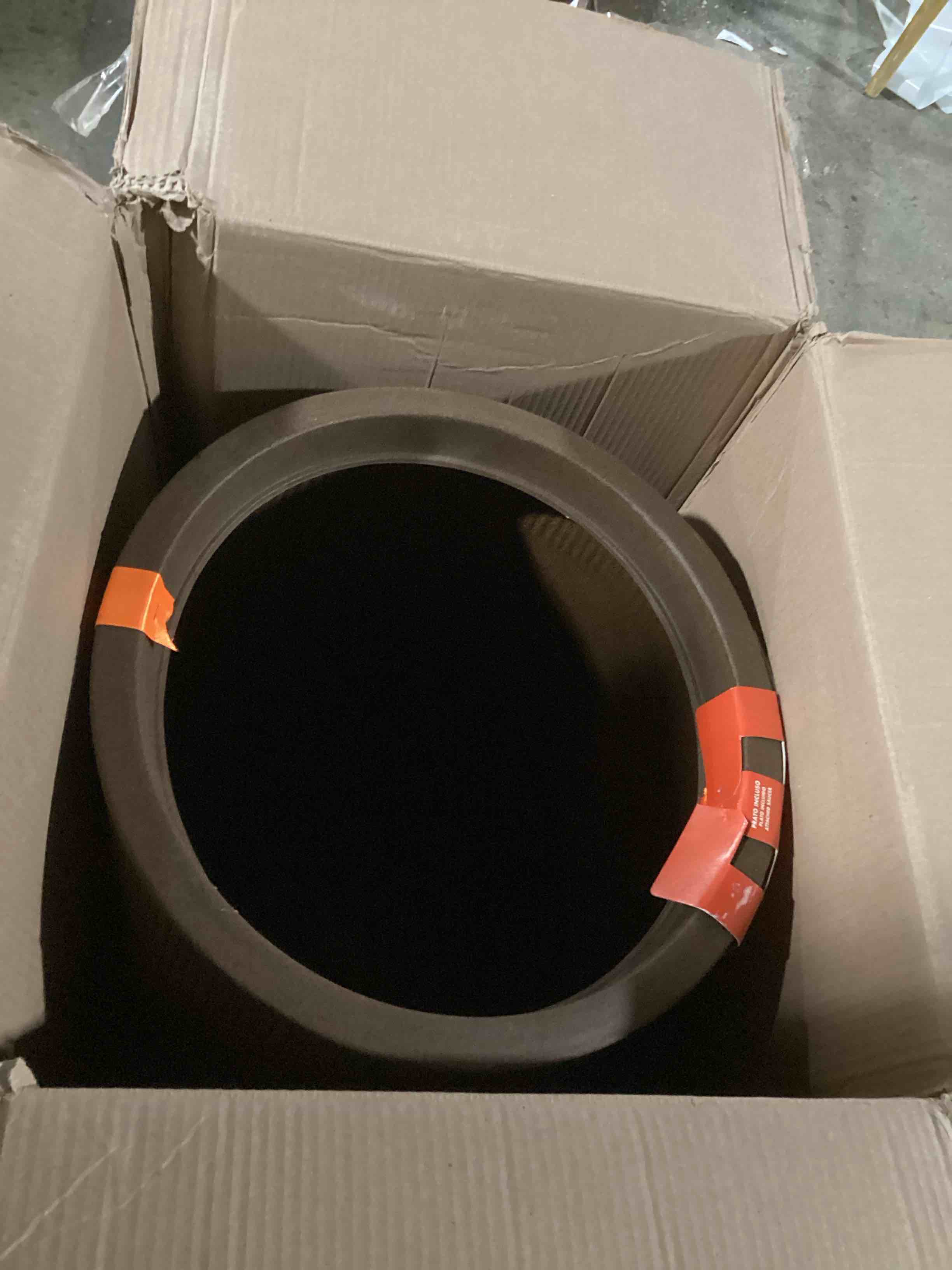 https://s3.amazonaws.com/lotting-images-prod/bidfta/YEL6819813_1725903861963.jpeg