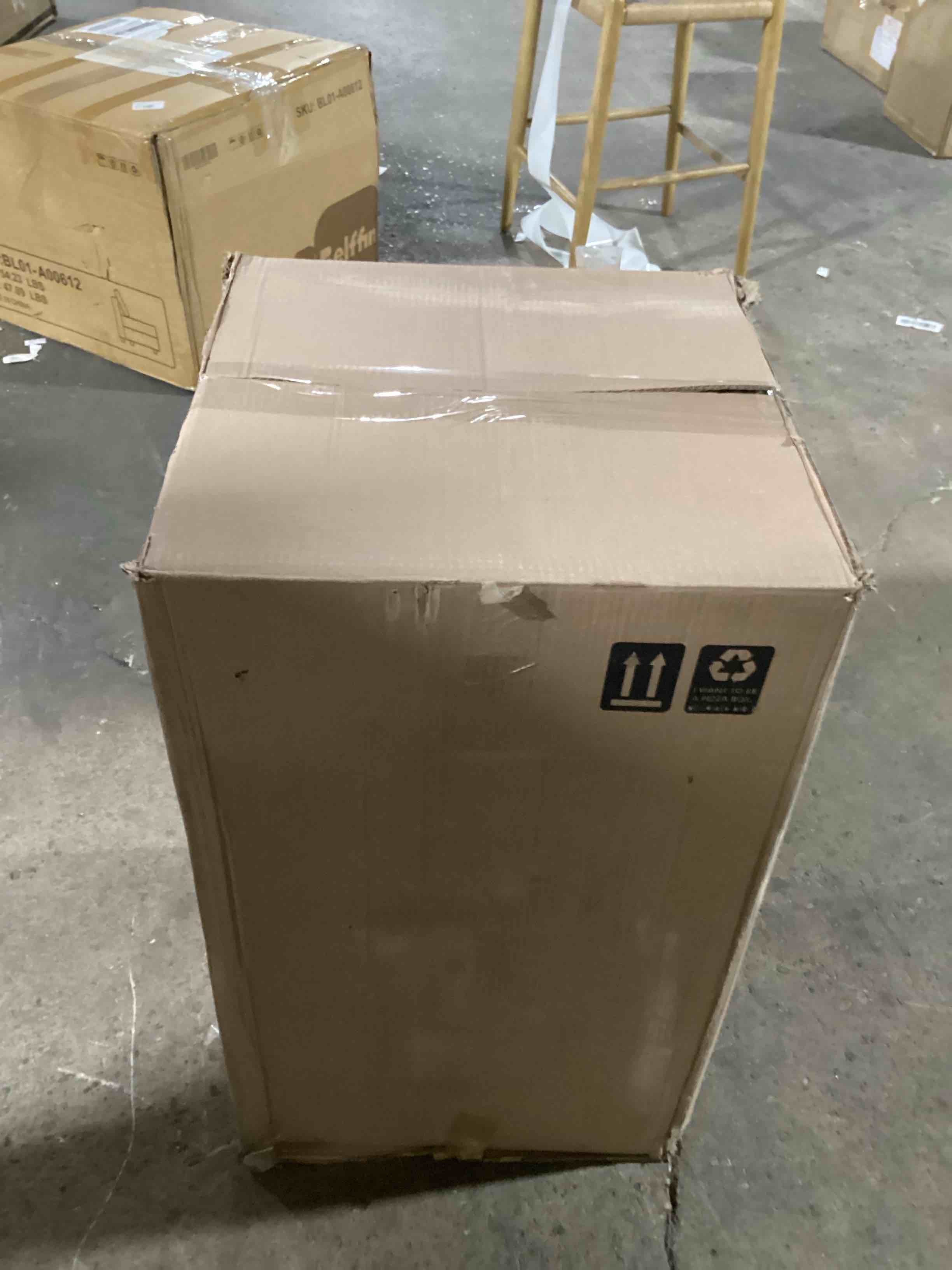 https://s3.amazonaws.com/lotting-images-prod/bidfta/YEL6819813_1725903881134.jpeg