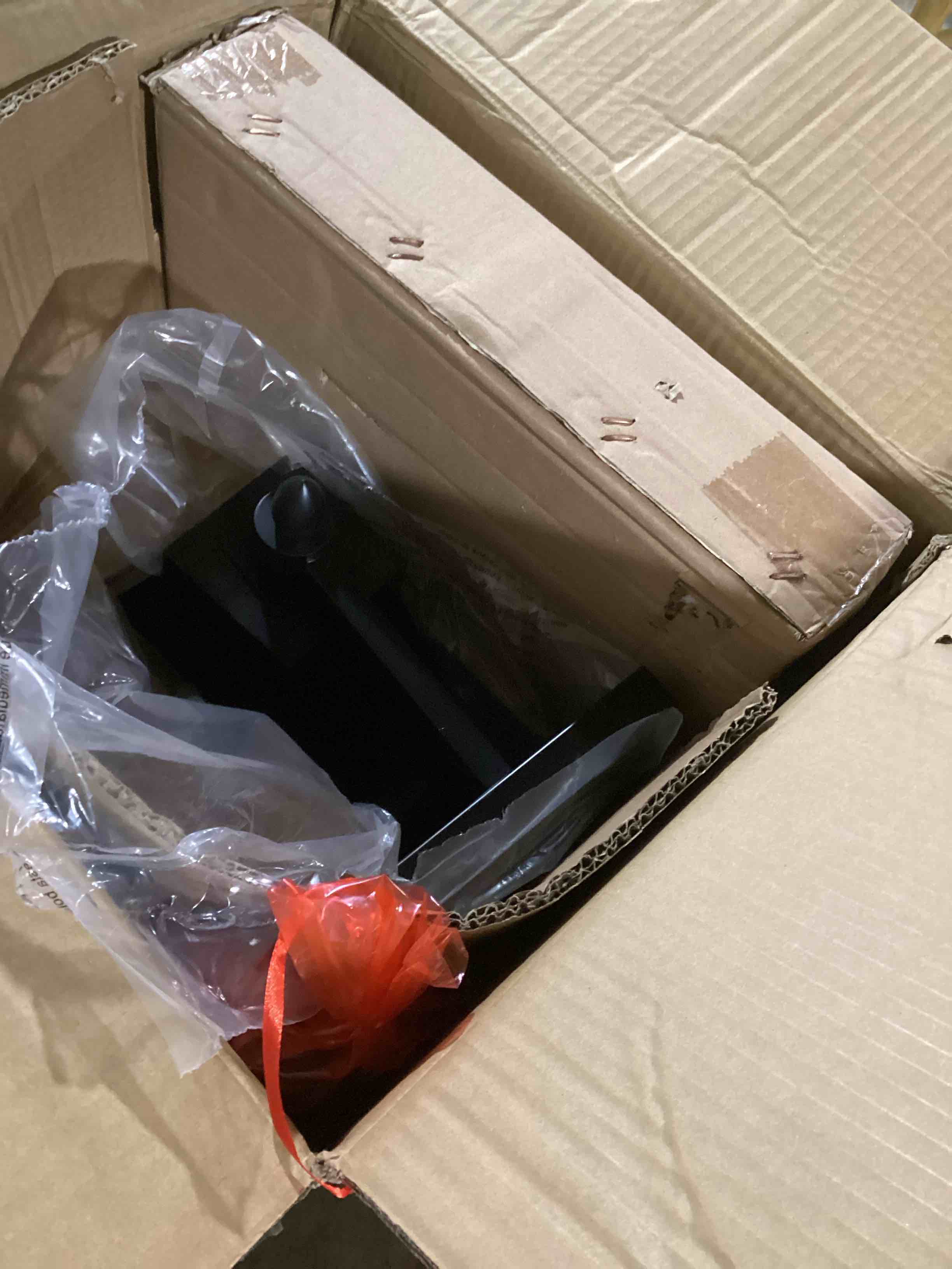https://s3.amazonaws.com/lotting-images-prod/bidfta/YEL6820272_1726169015551.jpeg