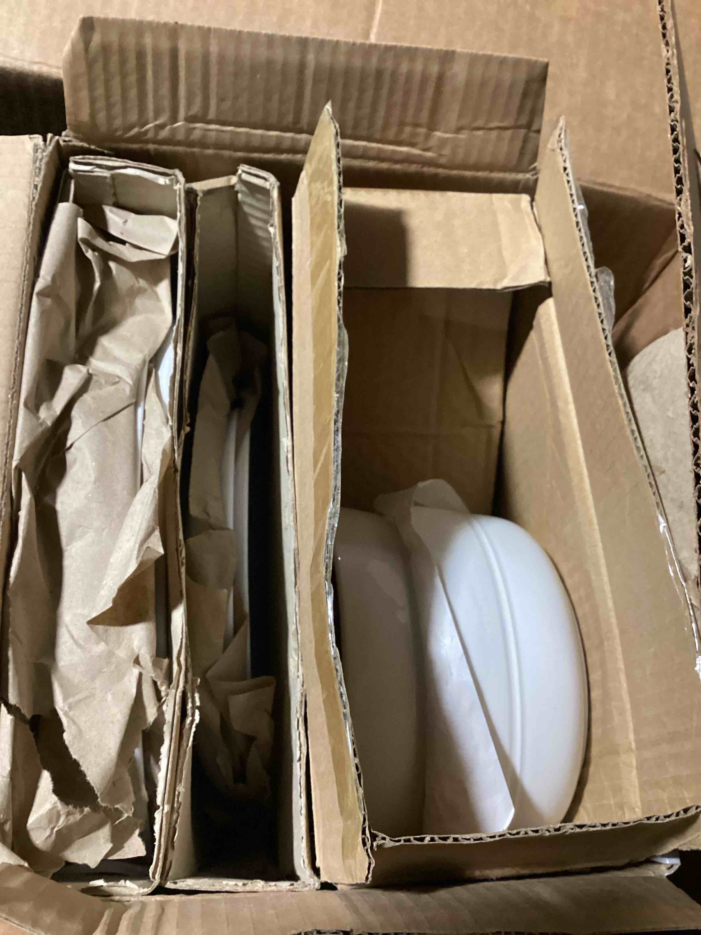 https://s3.amazonaws.com/lotting-images-prod/bidfta/YEL6823638_1725367310024.jpeg