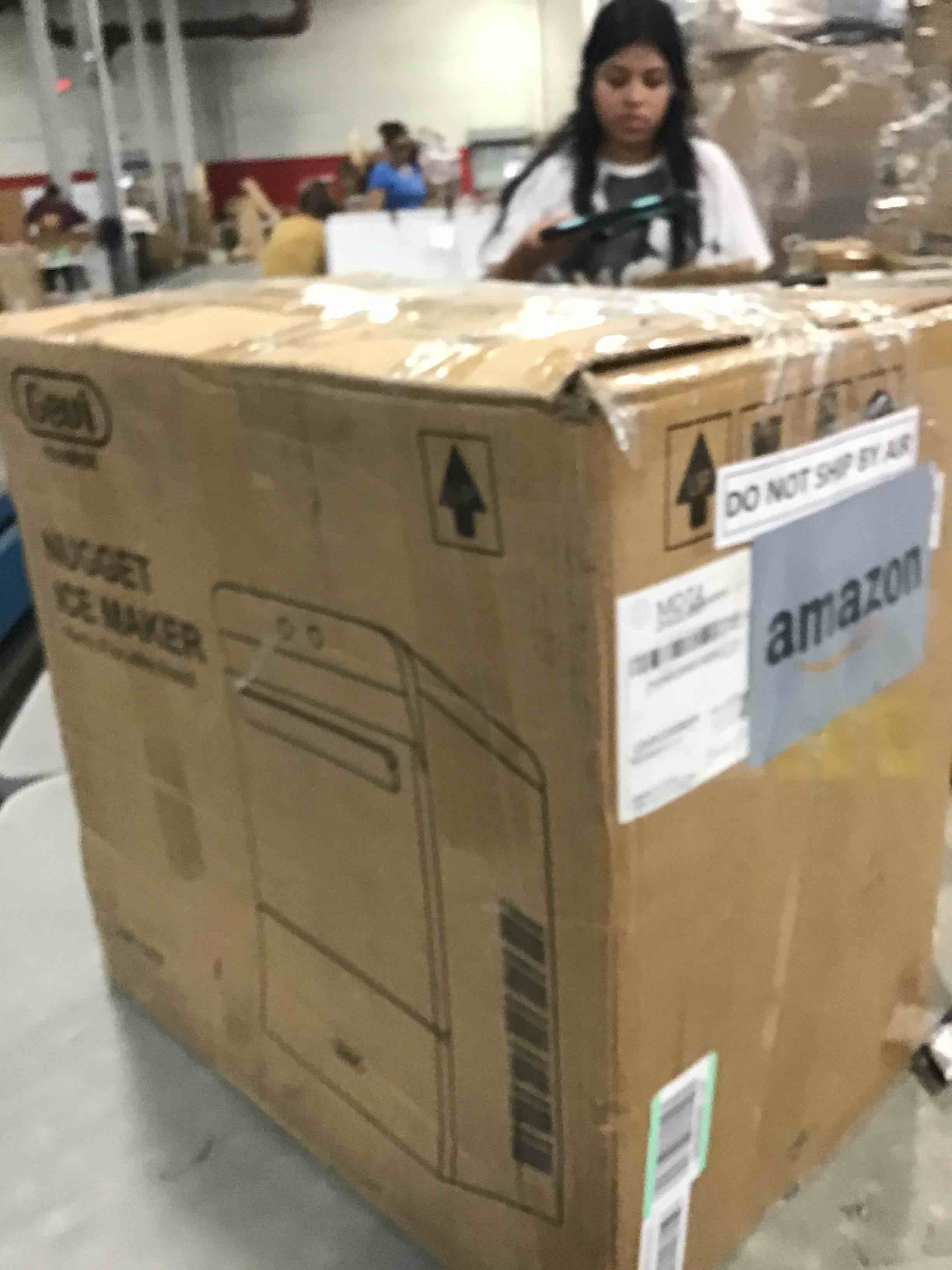 https://s3.amazonaws.com/lotting-images-prod/bidfta/YEL6826311_1722429088461.jpeg