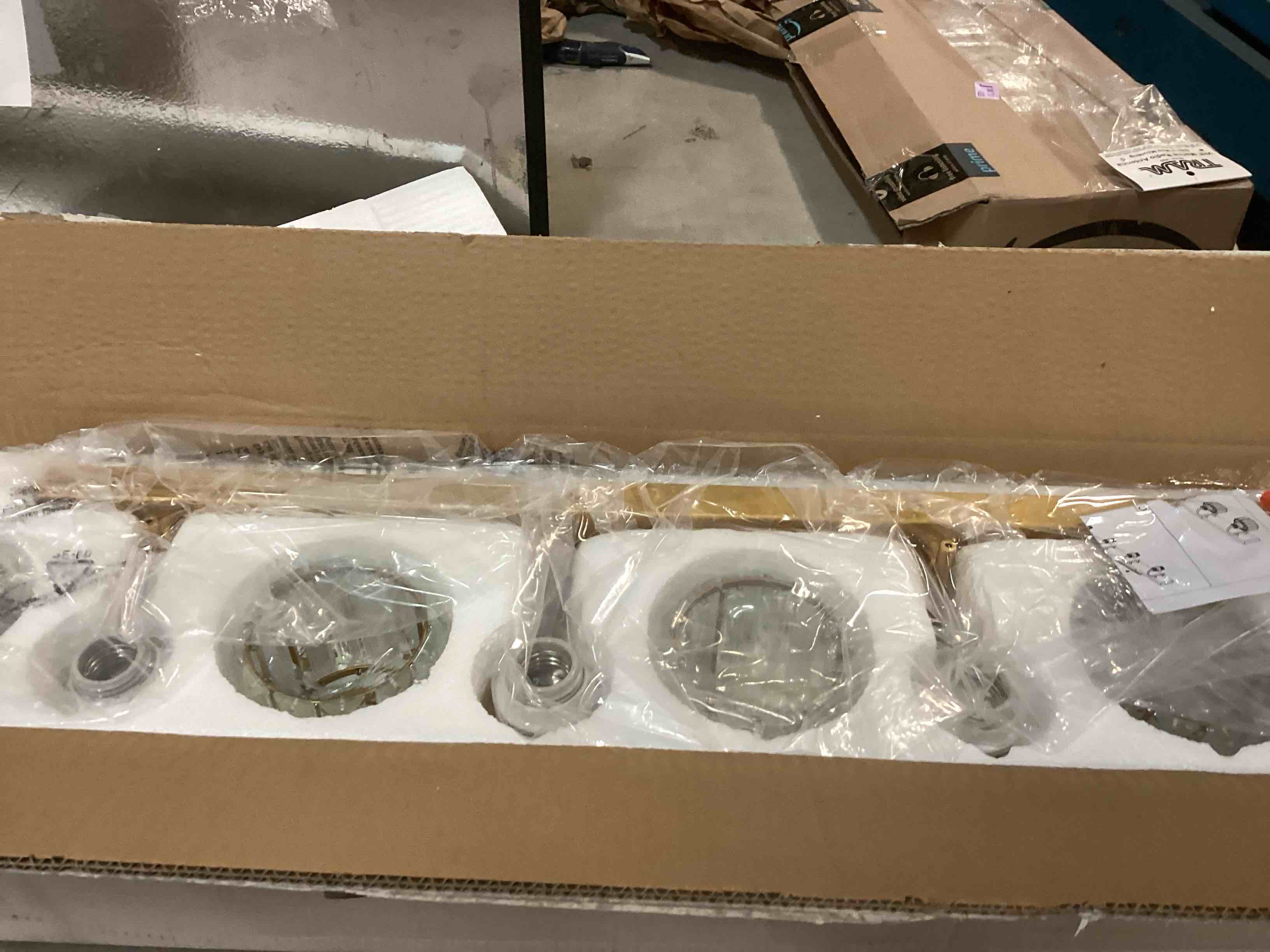 https://s3.amazonaws.com/lotting-images-prod/bidfta/YEL6827234_1722657894930.jpeg