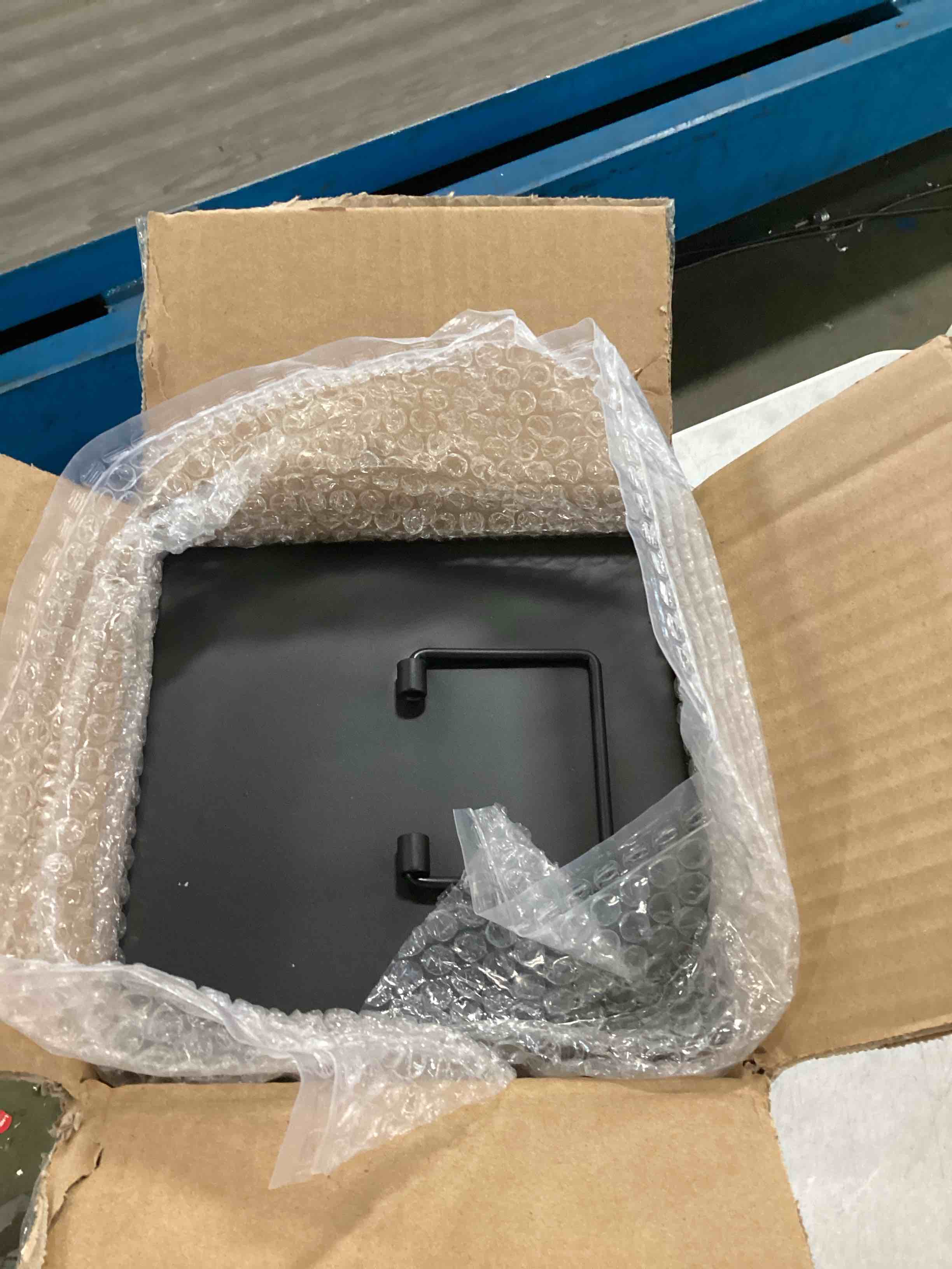 https://s3.amazonaws.com/lotting-images-prod/bidfta/YEL6827603_1722633971718.jpeg