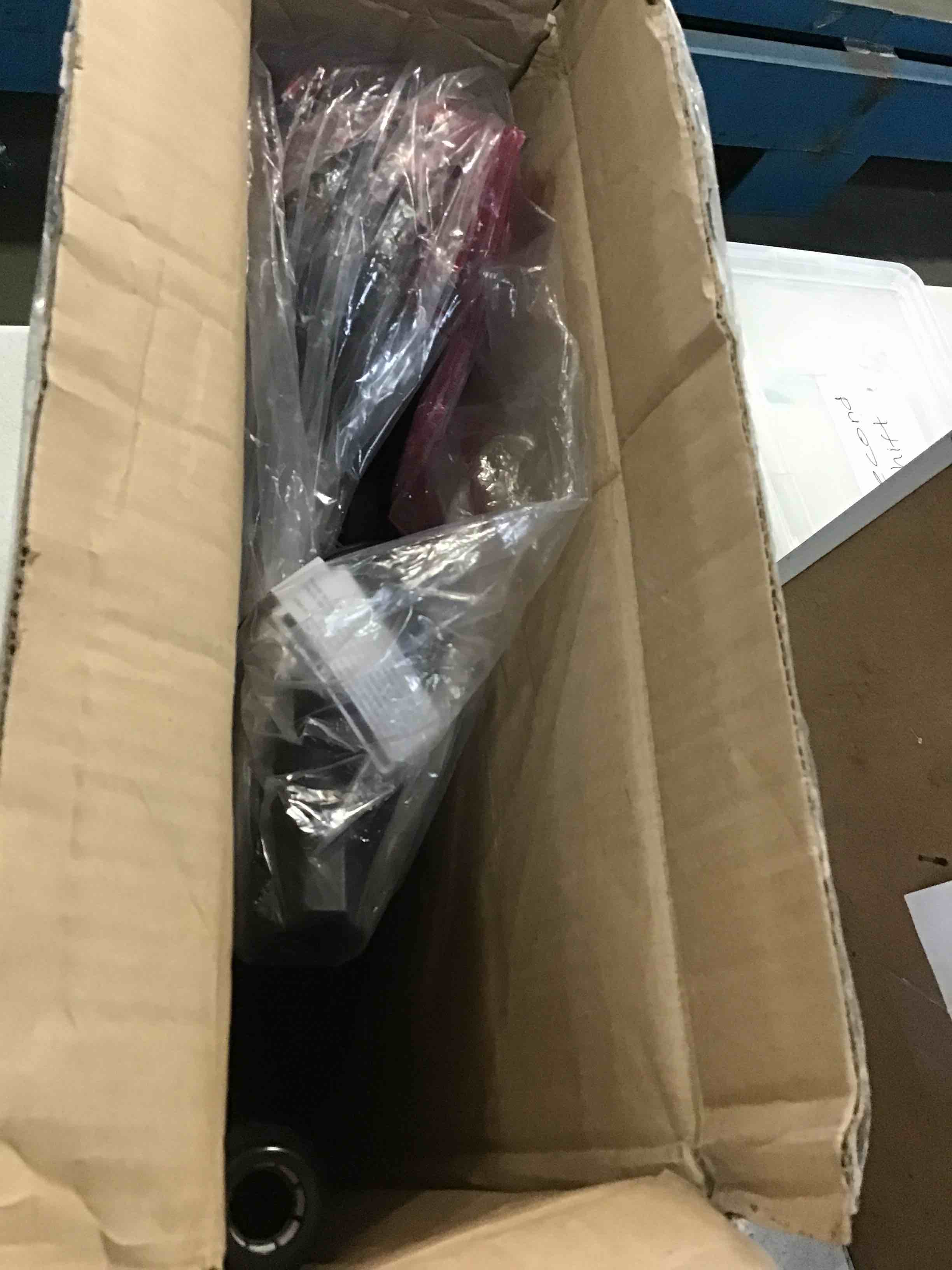 https://s3.amazonaws.com/lotting-images-prod/bidfta/YEL6828032_1722698963175.jpeg