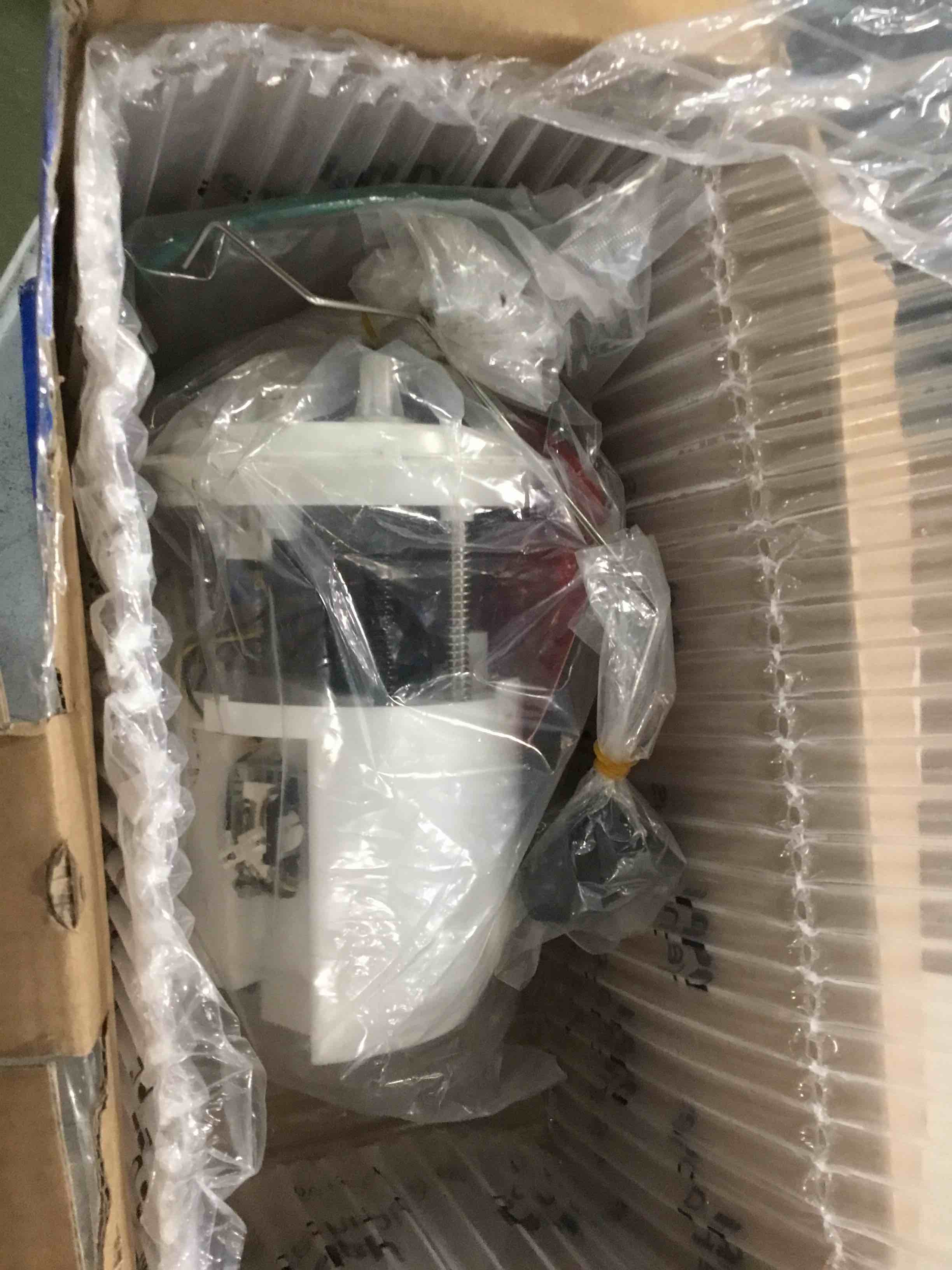 https://s3.amazonaws.com/lotting-images-prod/bidfta/YEL6828102_1722661820853.jpeg