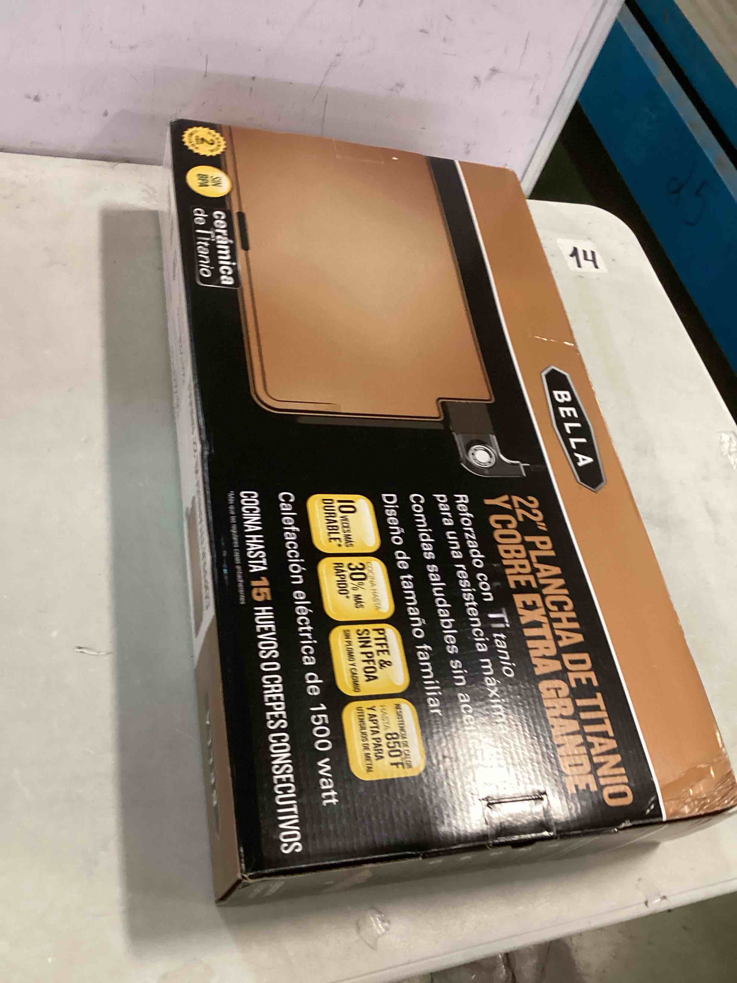 BELLA XL Electric Ceramic Titanium Griddle, Make 15 Eggs At Once