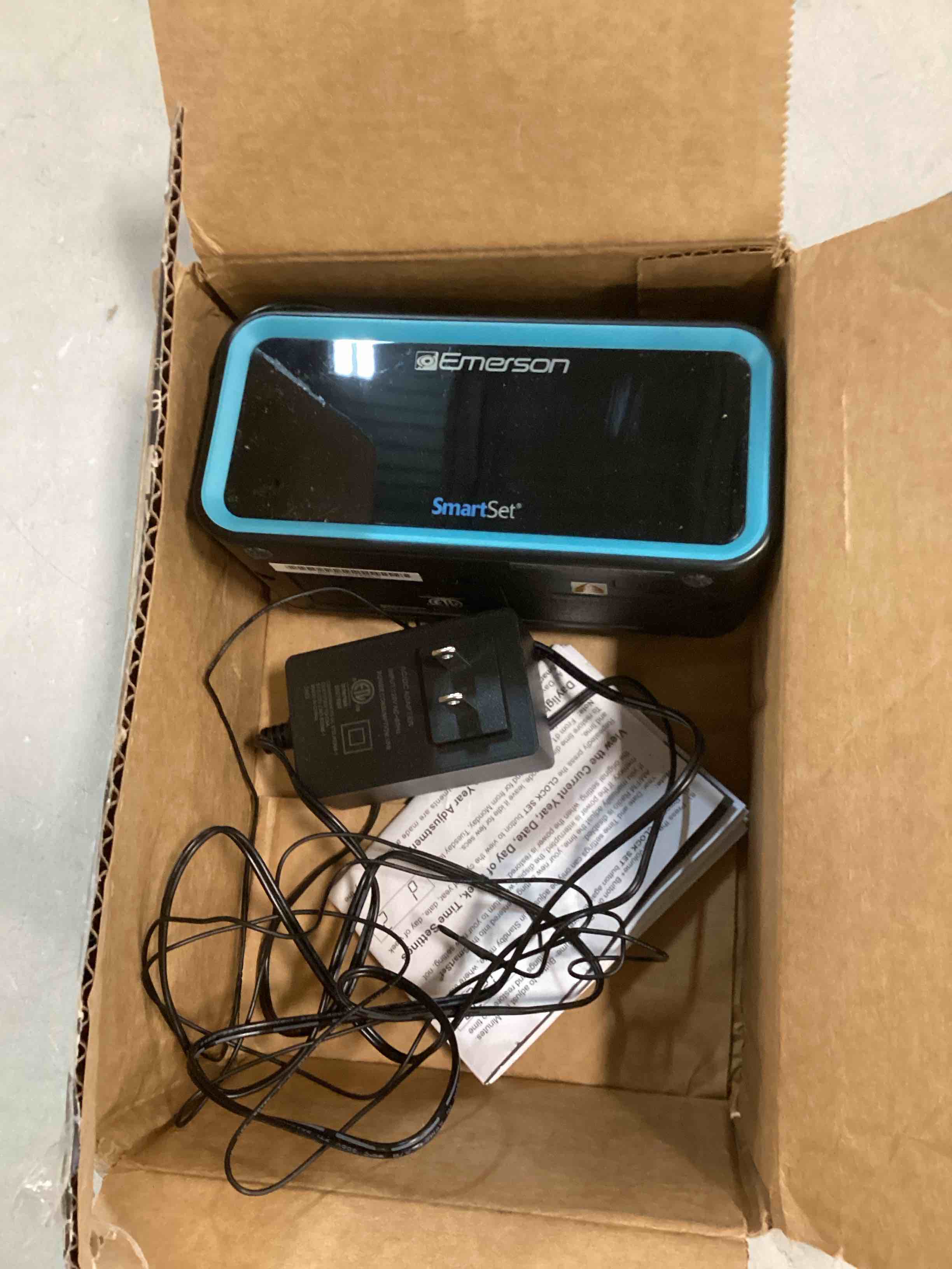 https://s3.amazonaws.com/lotting-images-prod/bidfta/YEL6828907_1723476498084.jpeg