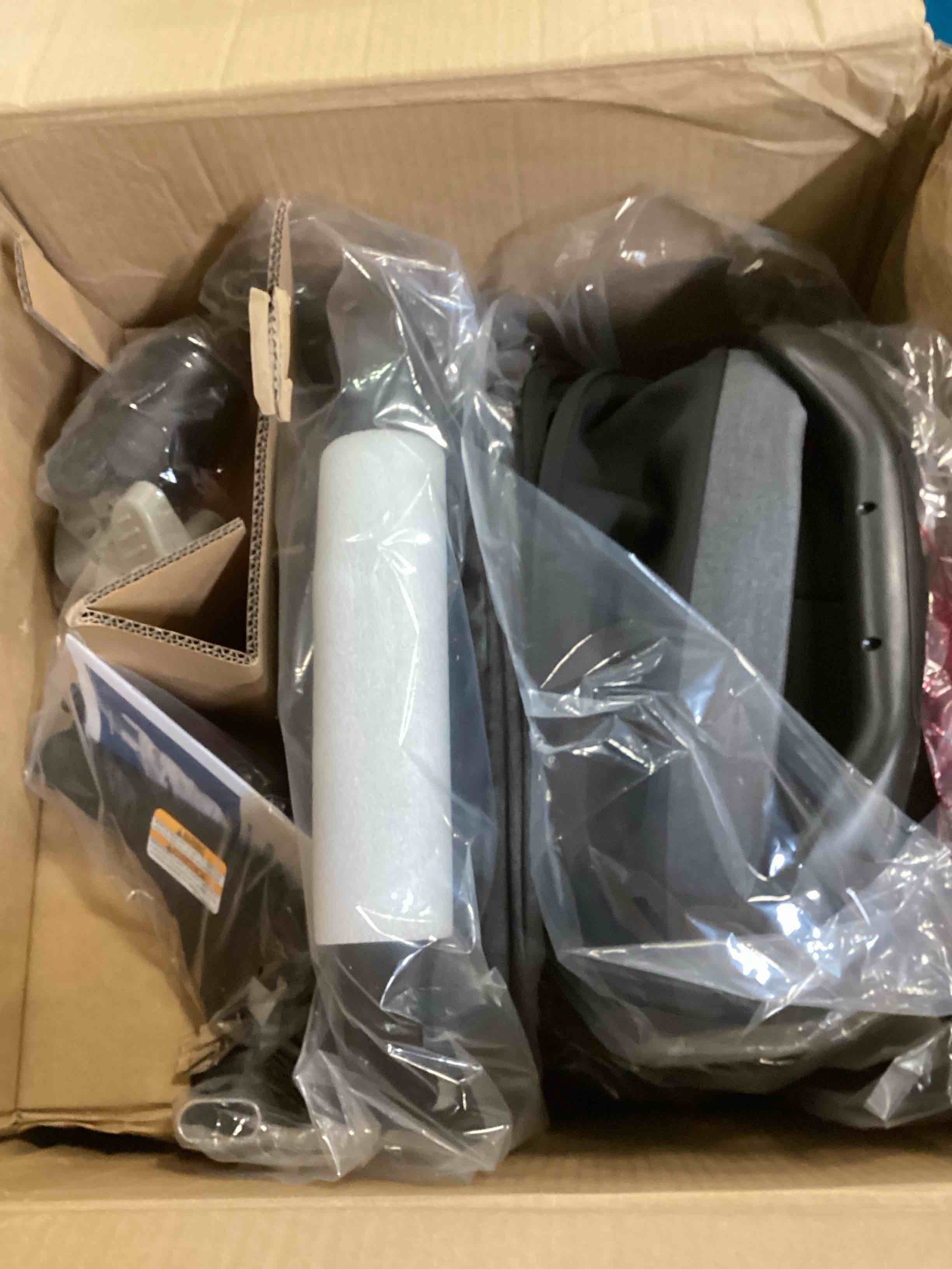 https://s3.amazonaws.com/lotting-images-prod/bidfta/YEL6829230_1723570839510.jpeg