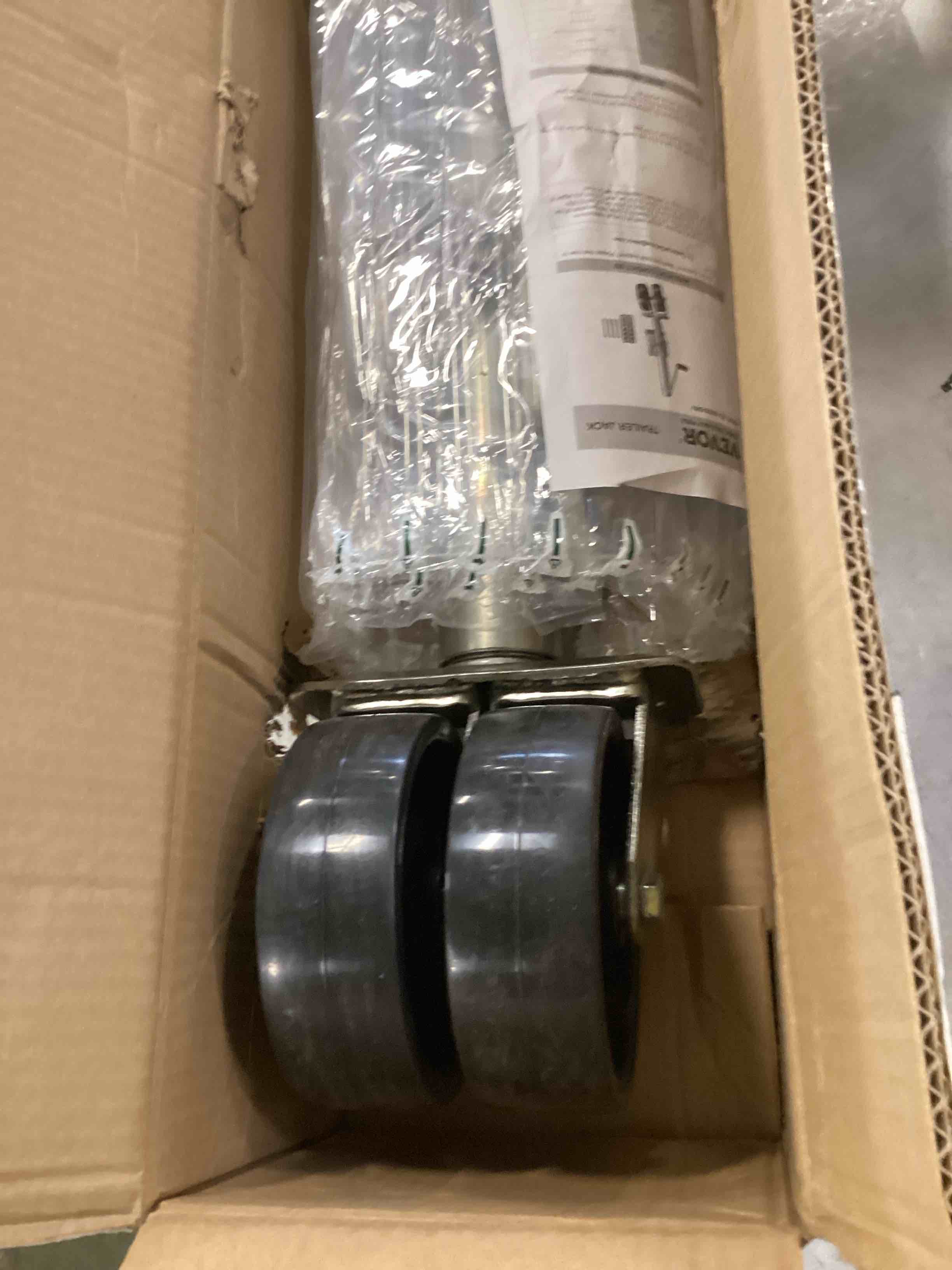 https://s3.amazonaws.com/lotting-images-prod/bidfta/YEL6829272_1723577038550.jpeg