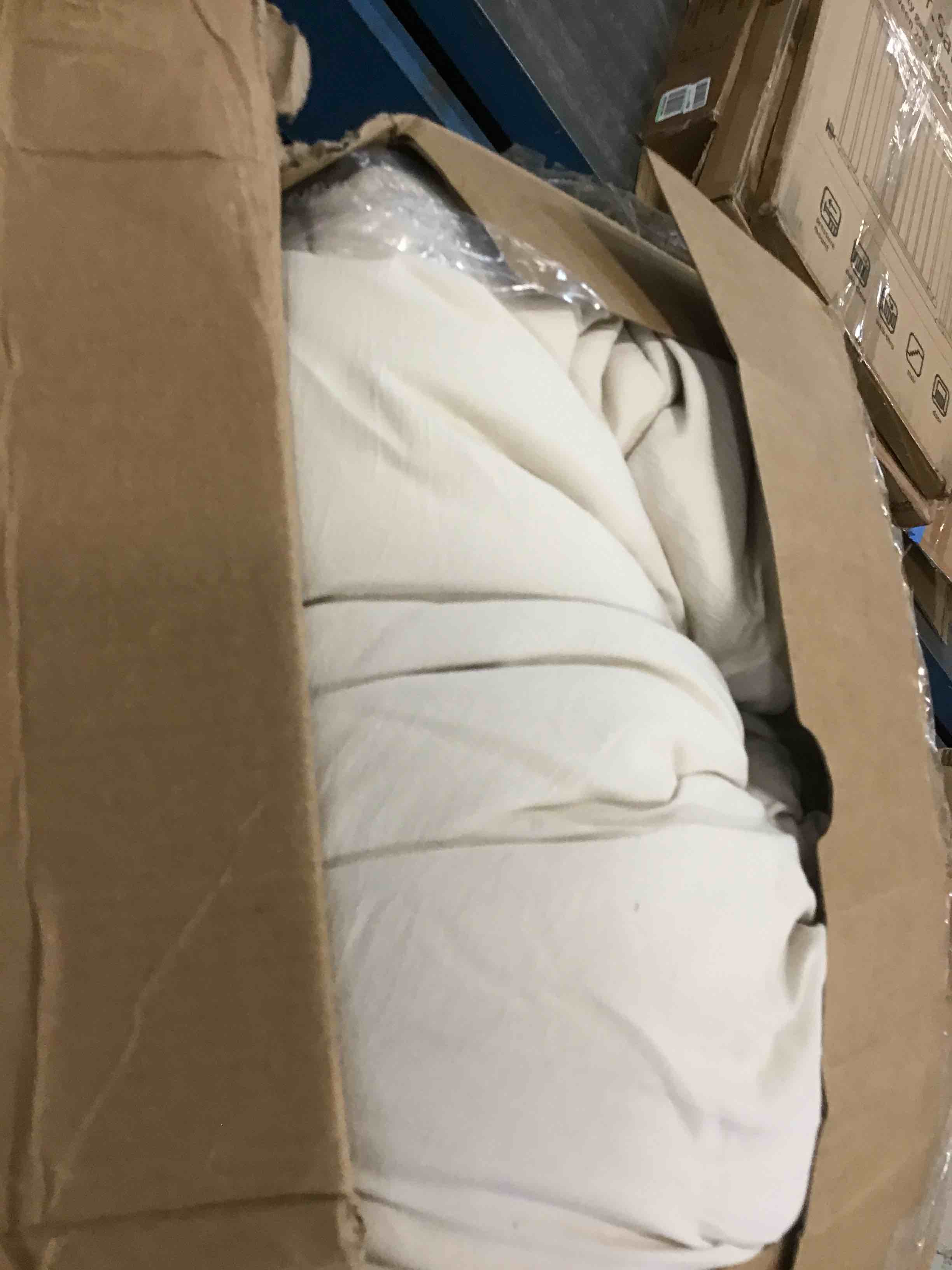 https://s3.amazonaws.com/lotting-images-prod/bidfta/YEL6830481_1722628676709.jpeg