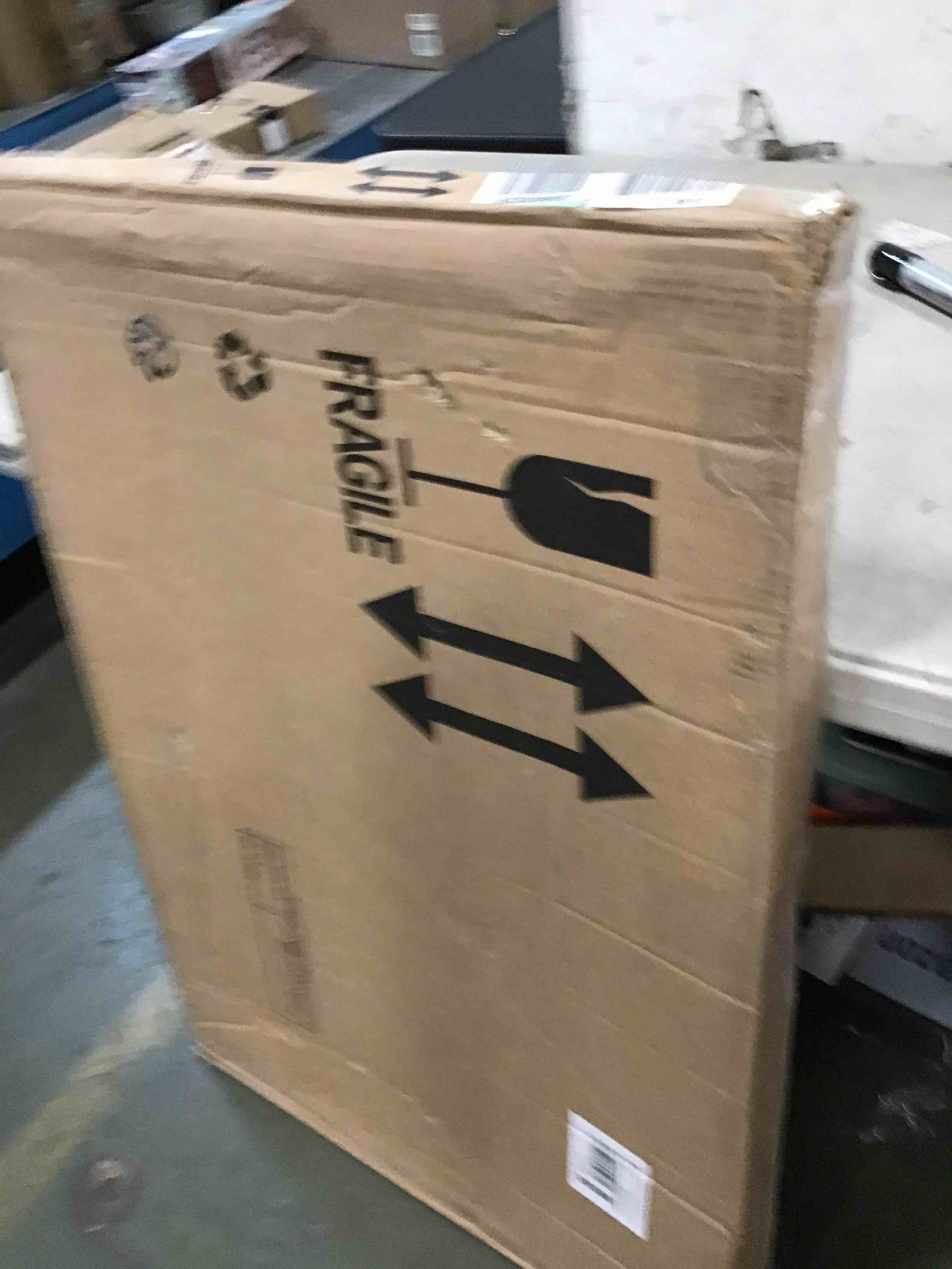 https://s3.amazonaws.com/lotting-images-prod/bidfta/YEL6830660_1722692534735.jpeg