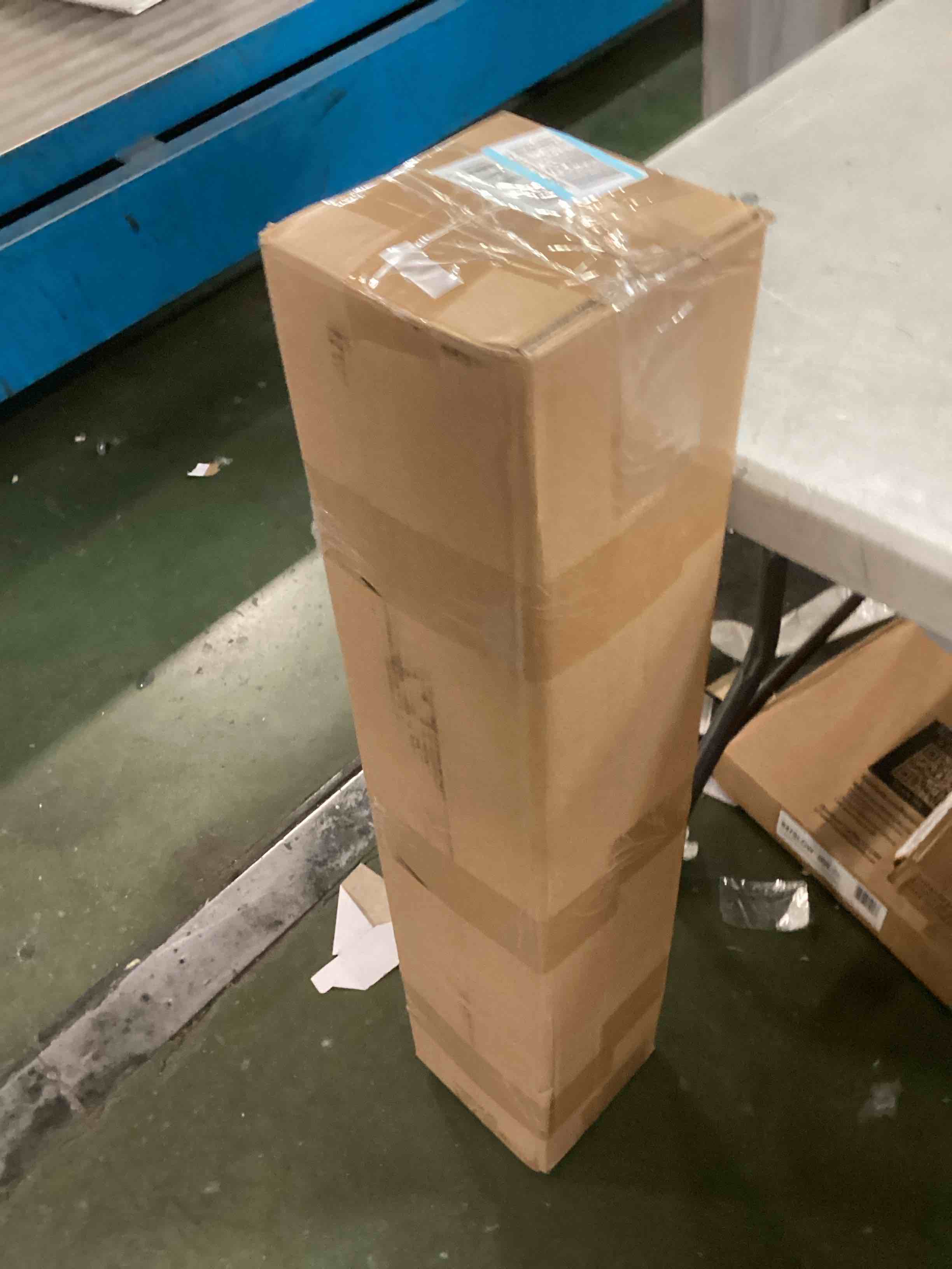 https://s3.amazonaws.com/lotting-images-prod/bidfta/YEL6833064_1722526971541.jpeg