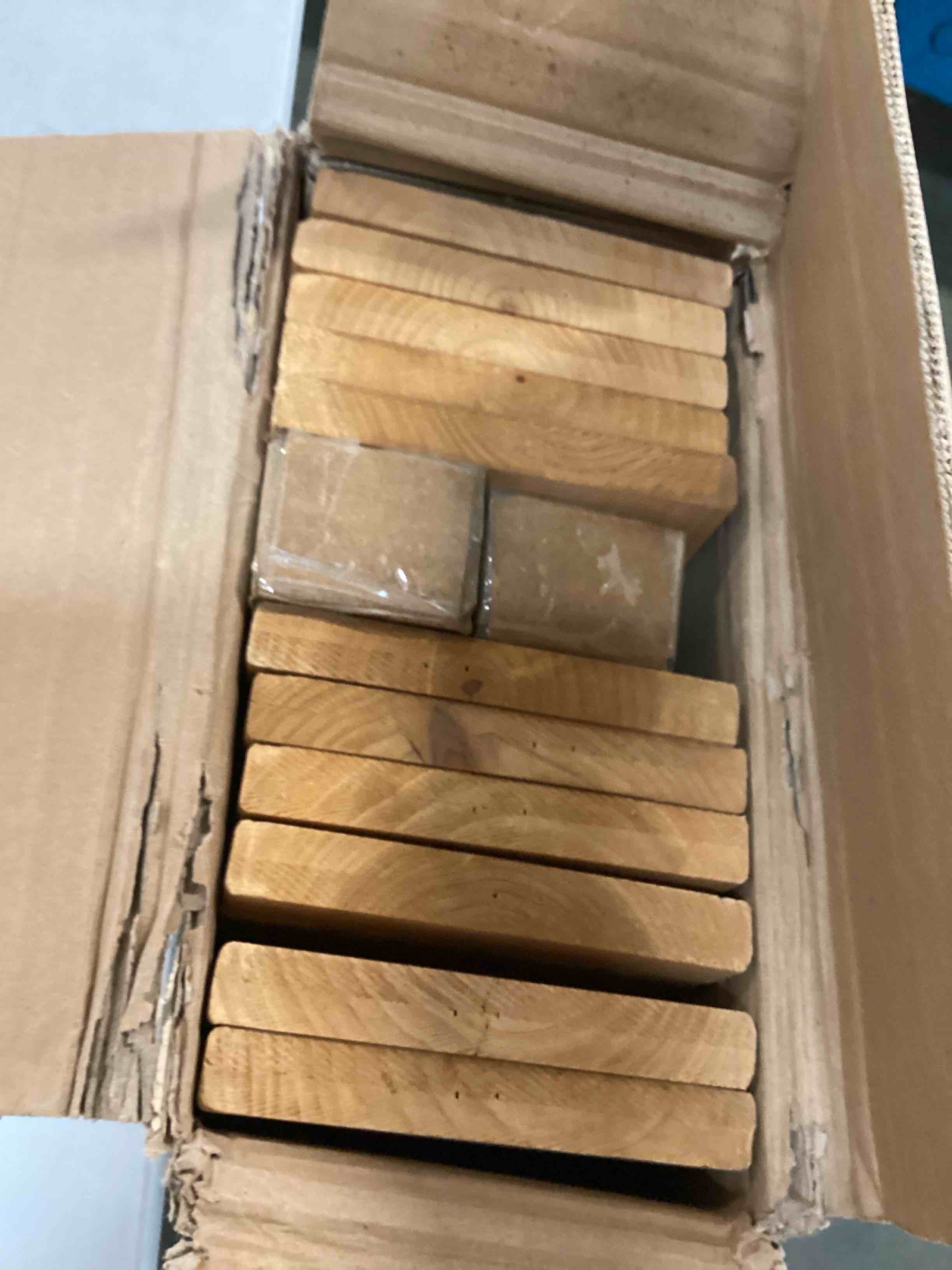 https://s3.amazonaws.com/lotting-images-prod/bidfta/YEL6833921_1722970483056.jpeg