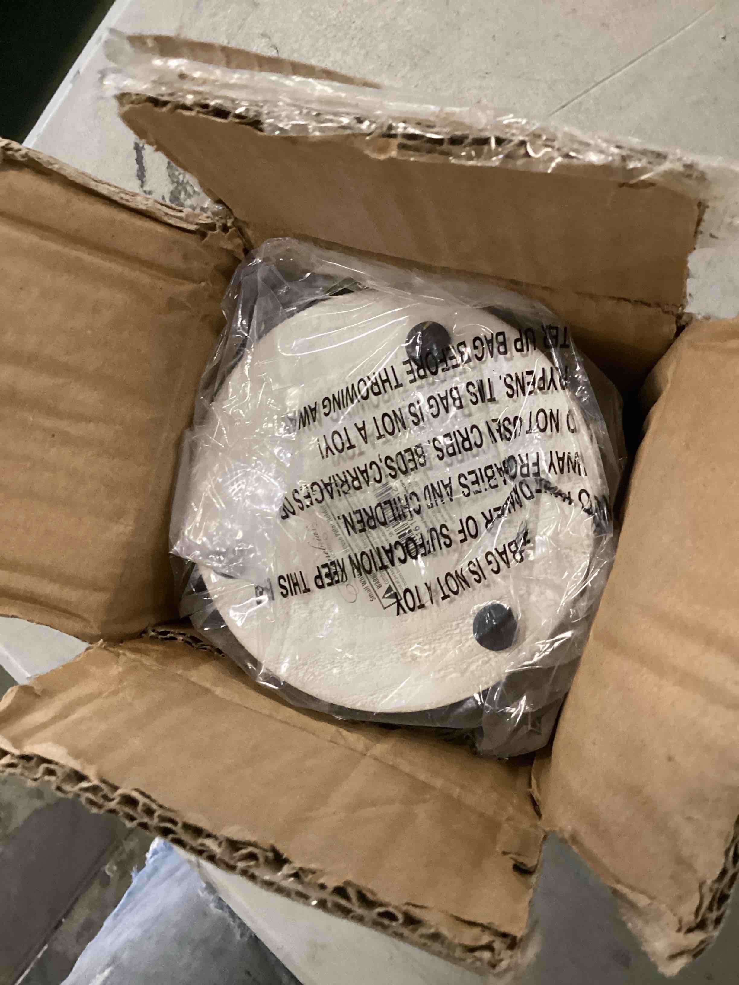https://s3.amazonaws.com/lotting-images-prod/bidfta/YEL6834411_1723218913235.jpeg