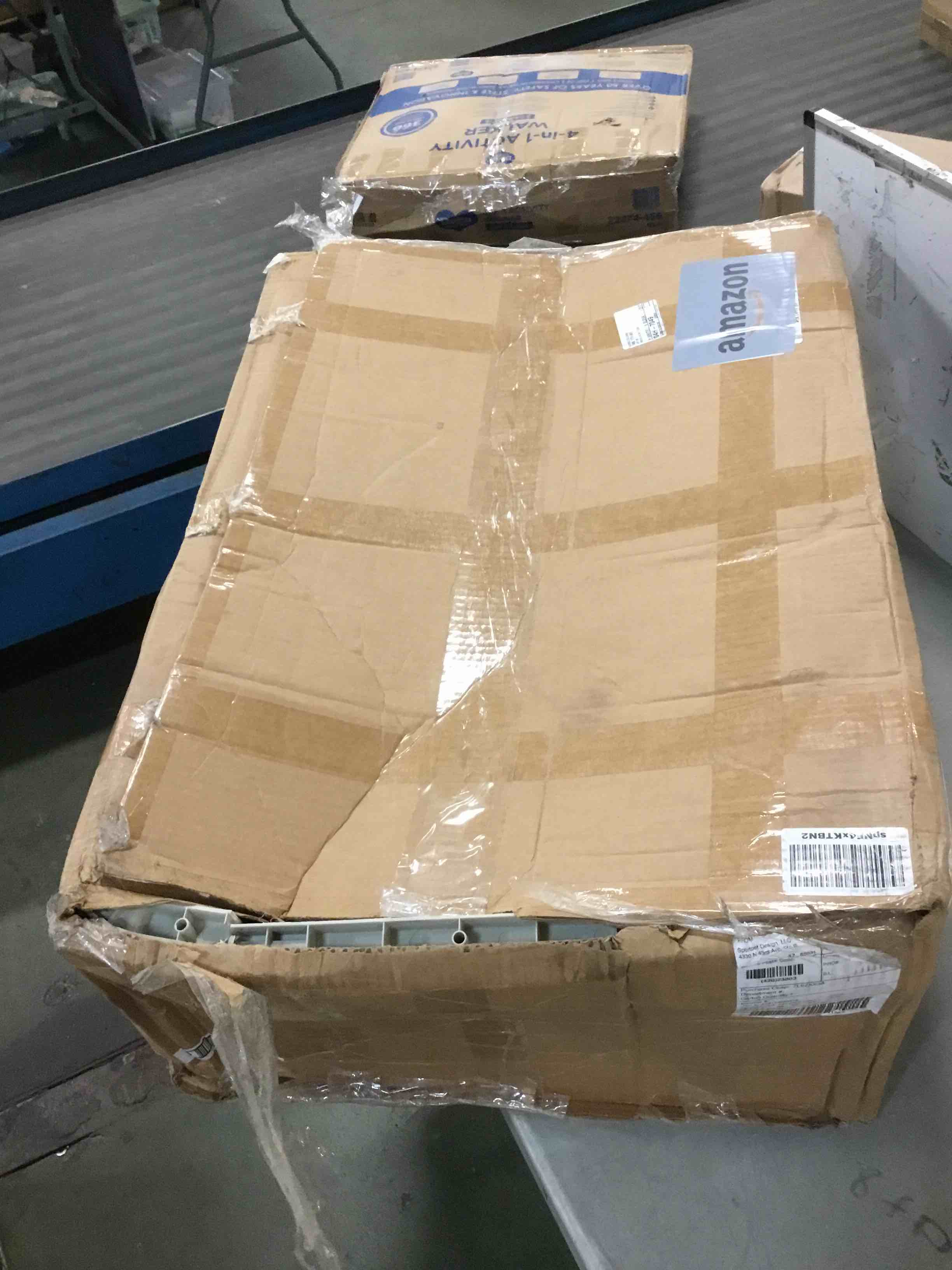 SportPet Designs Plastic Kennels Rolling Plastic Wire Door Travel Dog