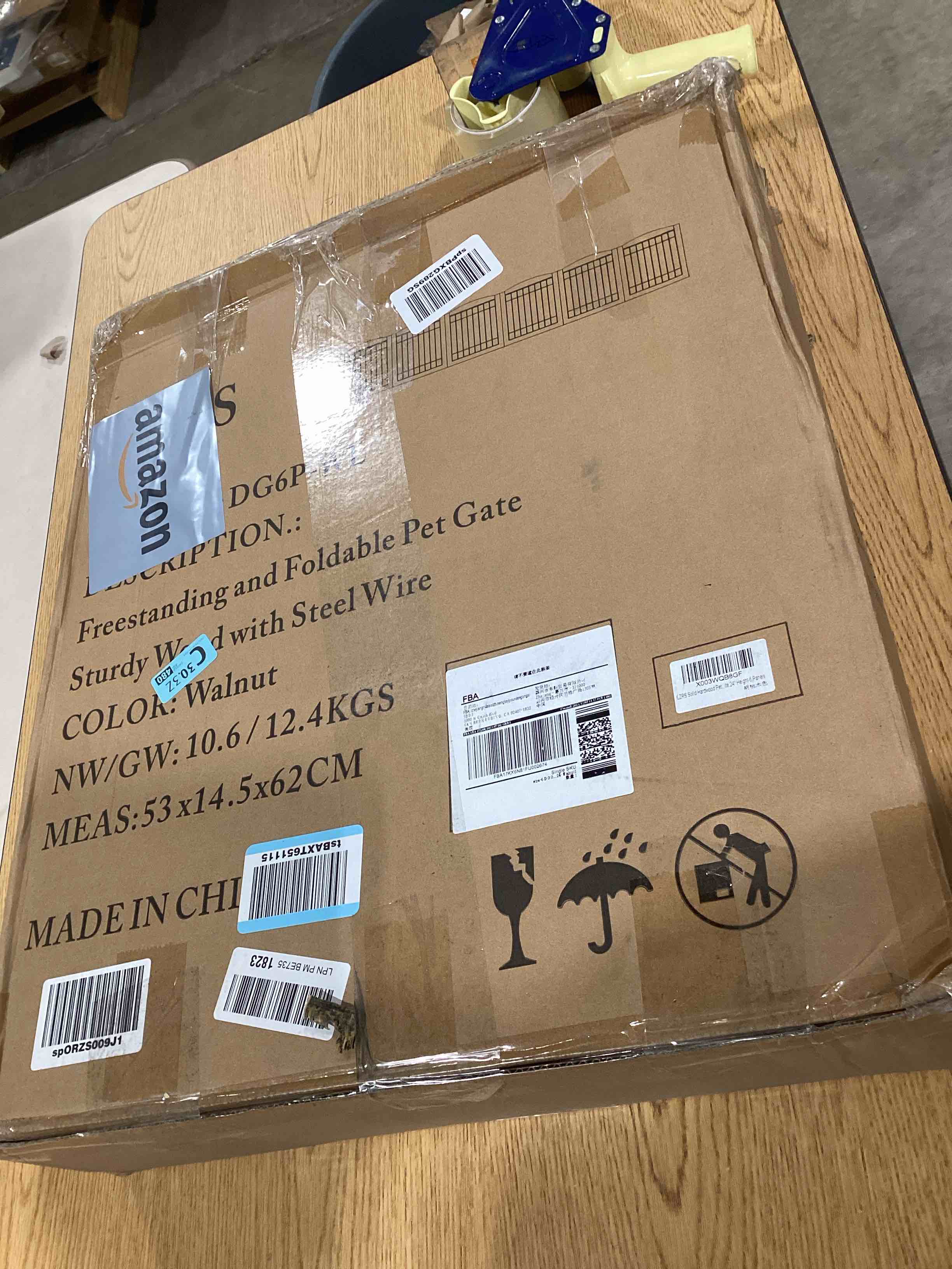 LZRS Sturdy Wood Pet Gate, Freestanding Wire Pet Dog Gate Safety Fence