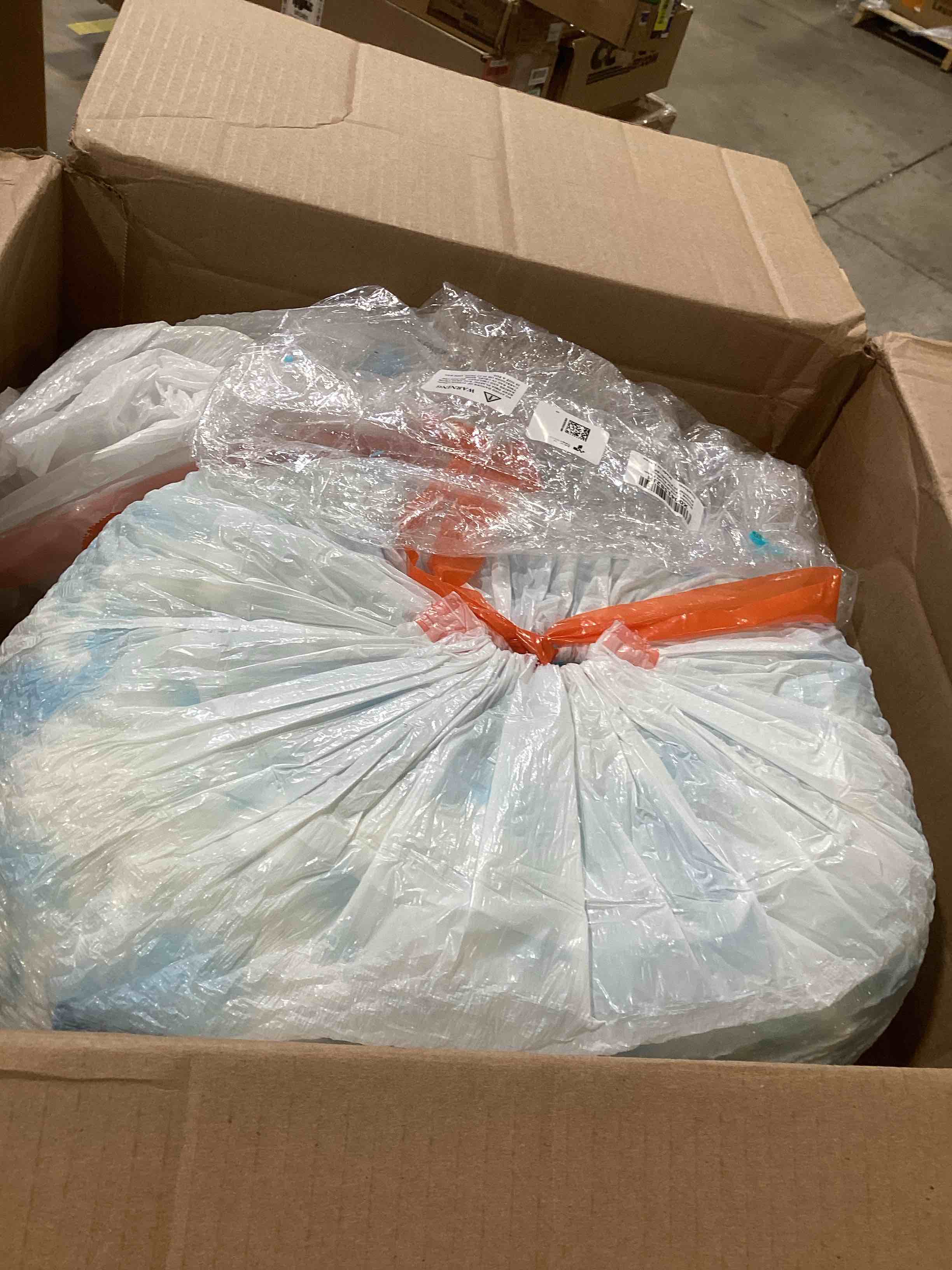 https://s3.amazonaws.com/lotting-images-prod/bidfta/YEL6836700_1728326062863.jpeg