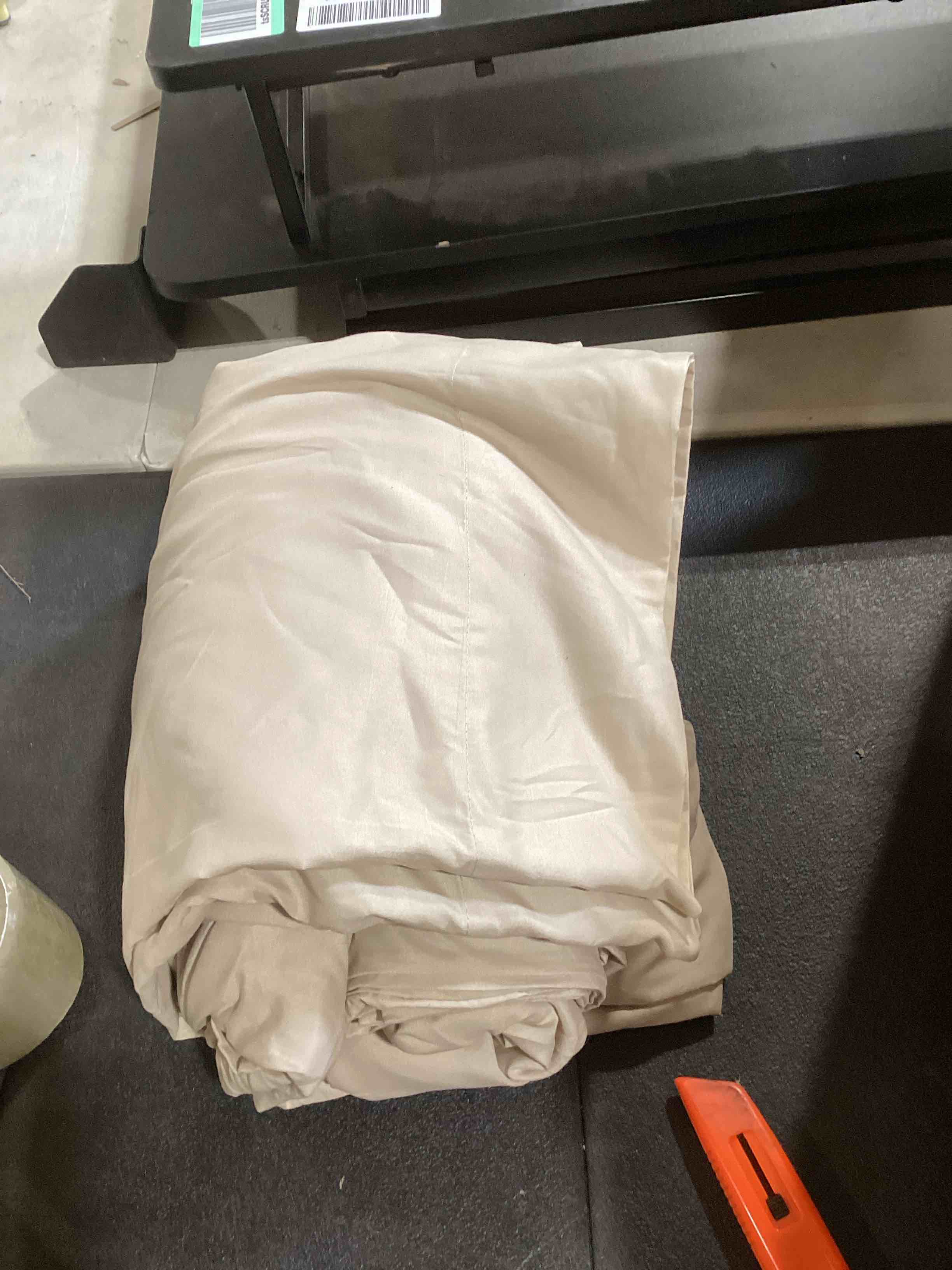 Amazon Basics Lightweight Super Soft Easy Care Microfiber 4-Piece Bed Sheet Set with 14-Inch Deep Pockets, Queen, Beige, Solid