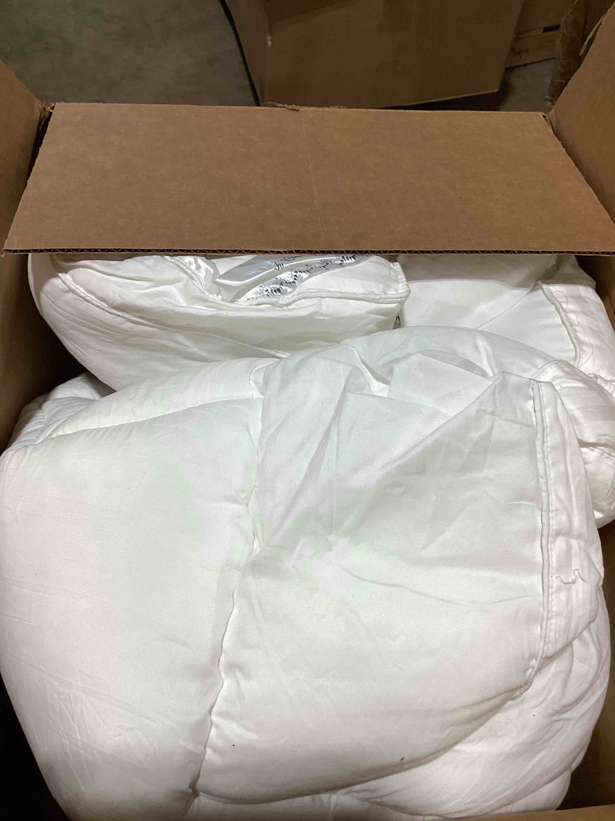 https://s3.amazonaws.com/lotting-images-prod/bidfta/YEL6839725_1728478574144.jpeg