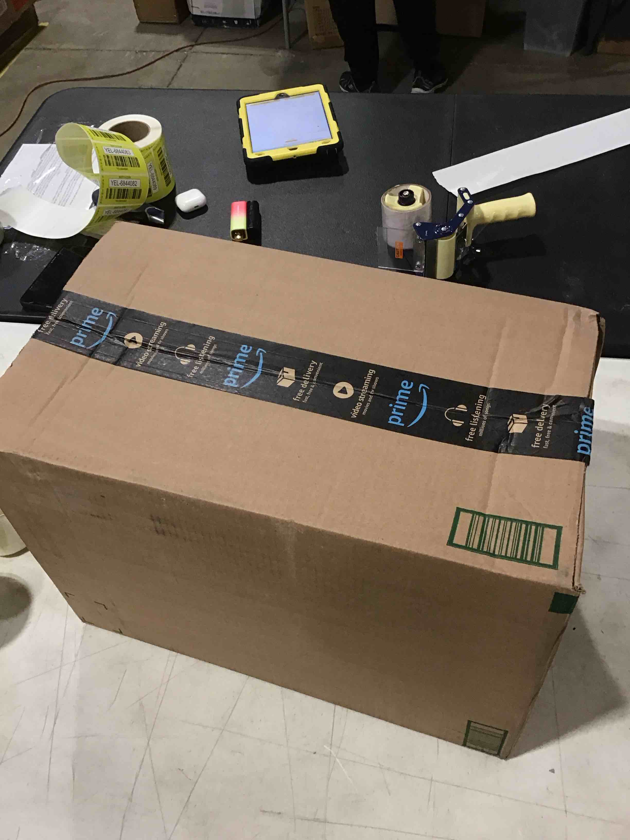 https://s3.amazonaws.com/lotting-images-prod/bidfta/YEL6840060_1728650741335.jpeg