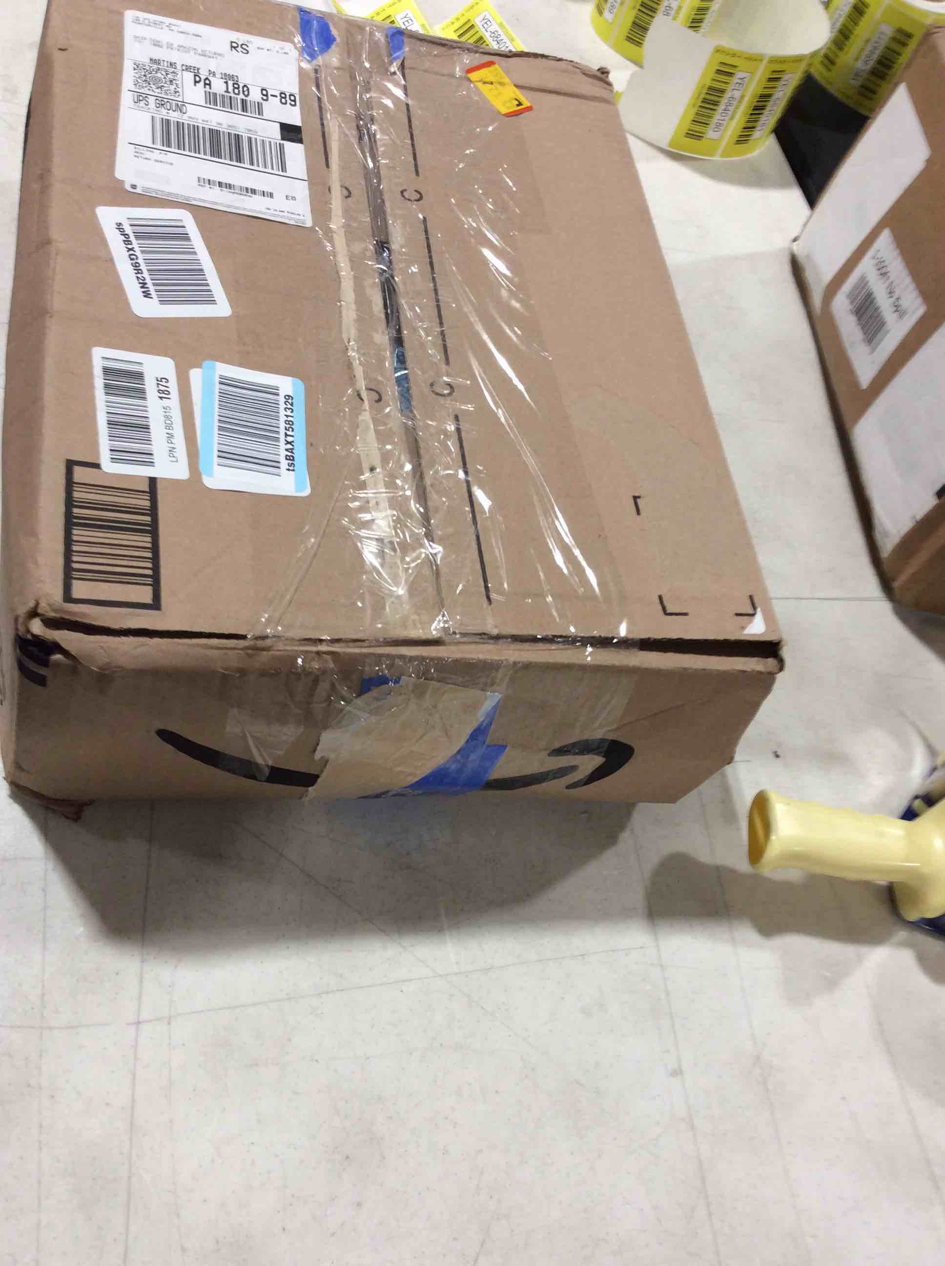 https://s3.amazonaws.com/lotting-images-prod/bidfta/YEL6840161_1728904842566.jpeg