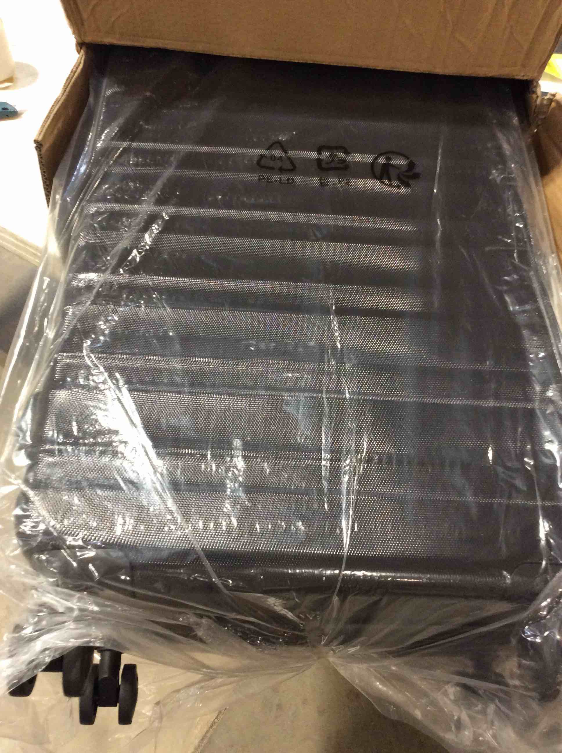https://s3.amazonaws.com/lotting-images-prod/bidfta/YEL6840249_1728921670424.jpeg