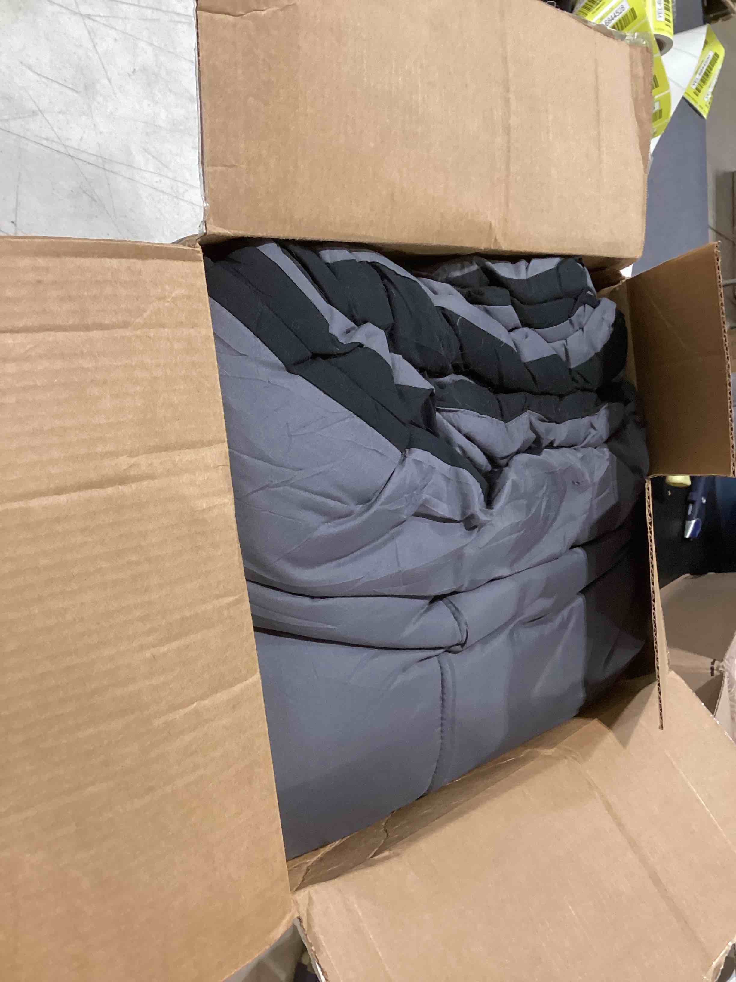 https://s3.amazonaws.com/lotting-images-prod/bidfta/YEL6840400_1729011303168.jpeg