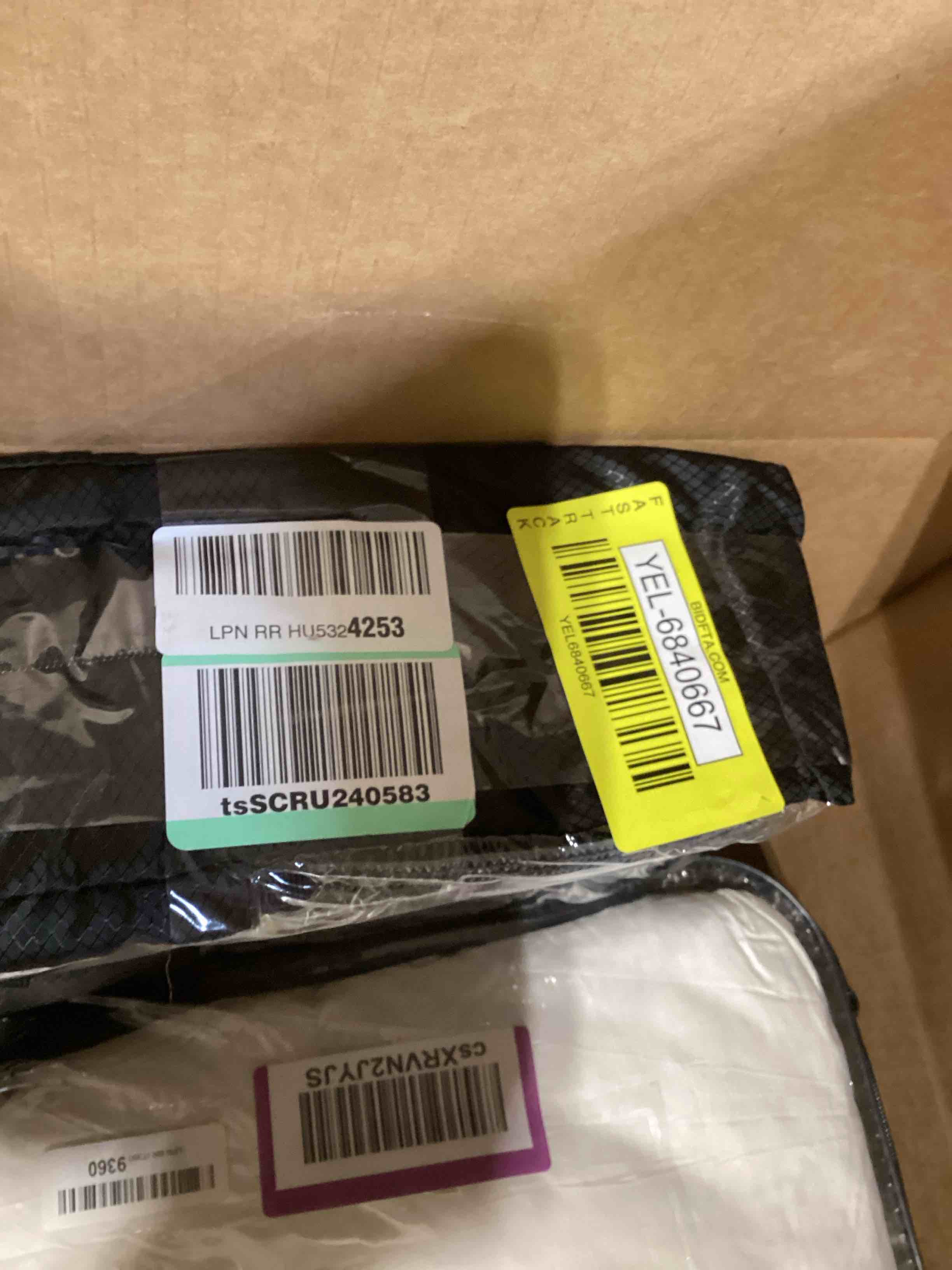 https://s3.amazonaws.com/lotting-images-prod/bidfta/YEL6840667_1727291200947.jpeg