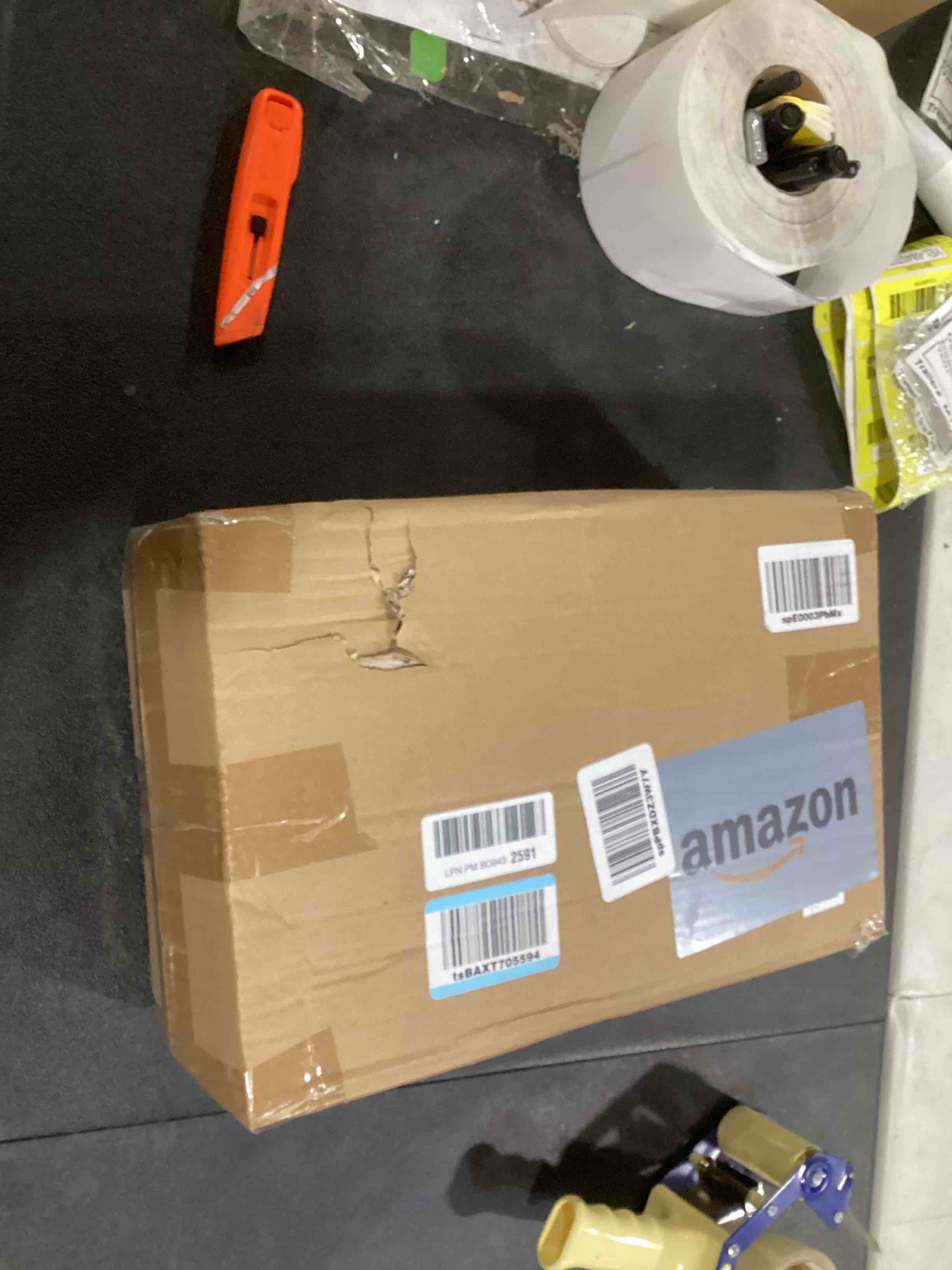 https://s3.amazonaws.com/lotting-images-prod/bidfta/YEL6841142_1727443582207.jpeg