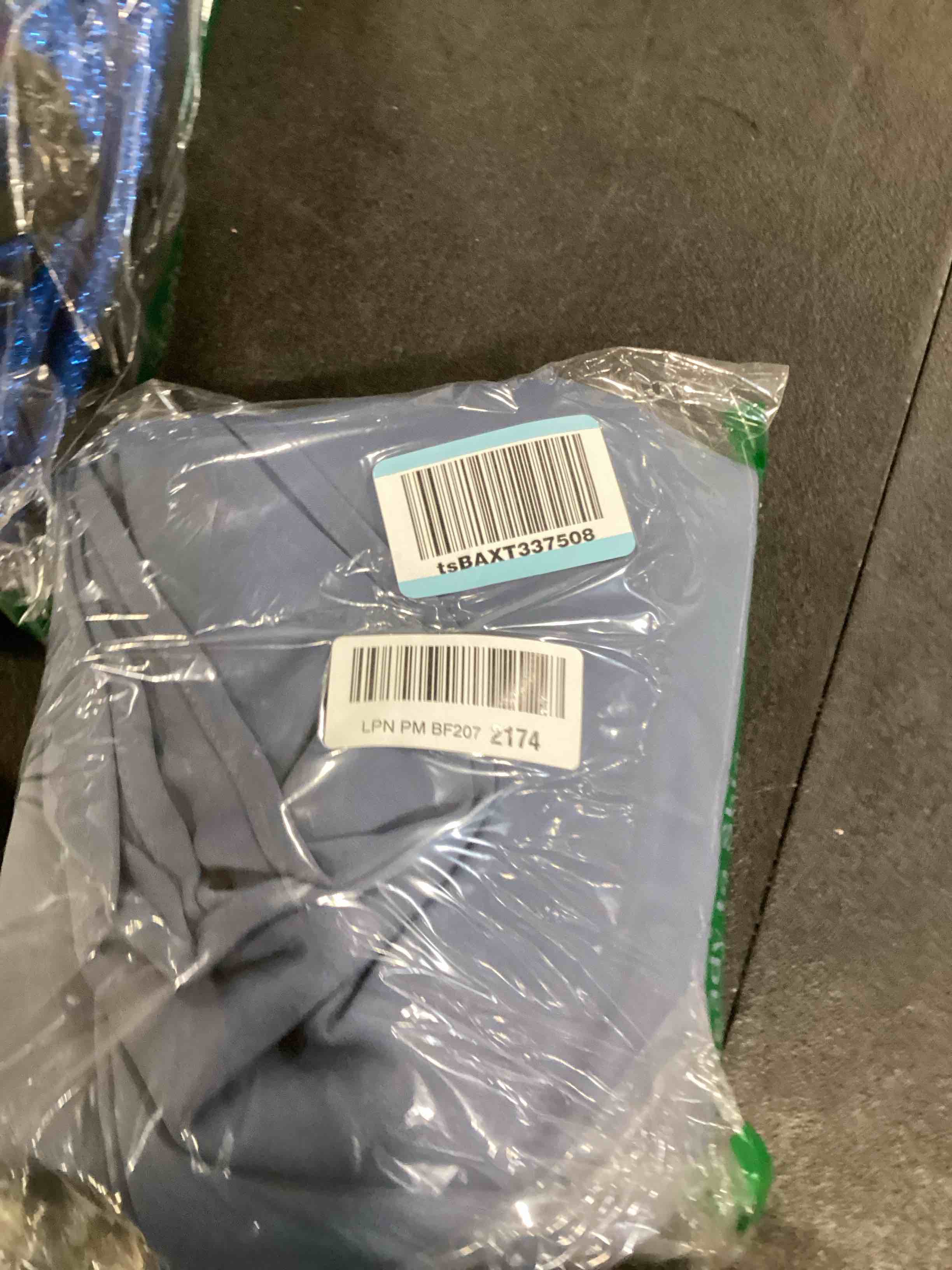 https://s3.amazonaws.com/lotting-images-prod/bidfta/YEL6841245_1727459776411.jpeg