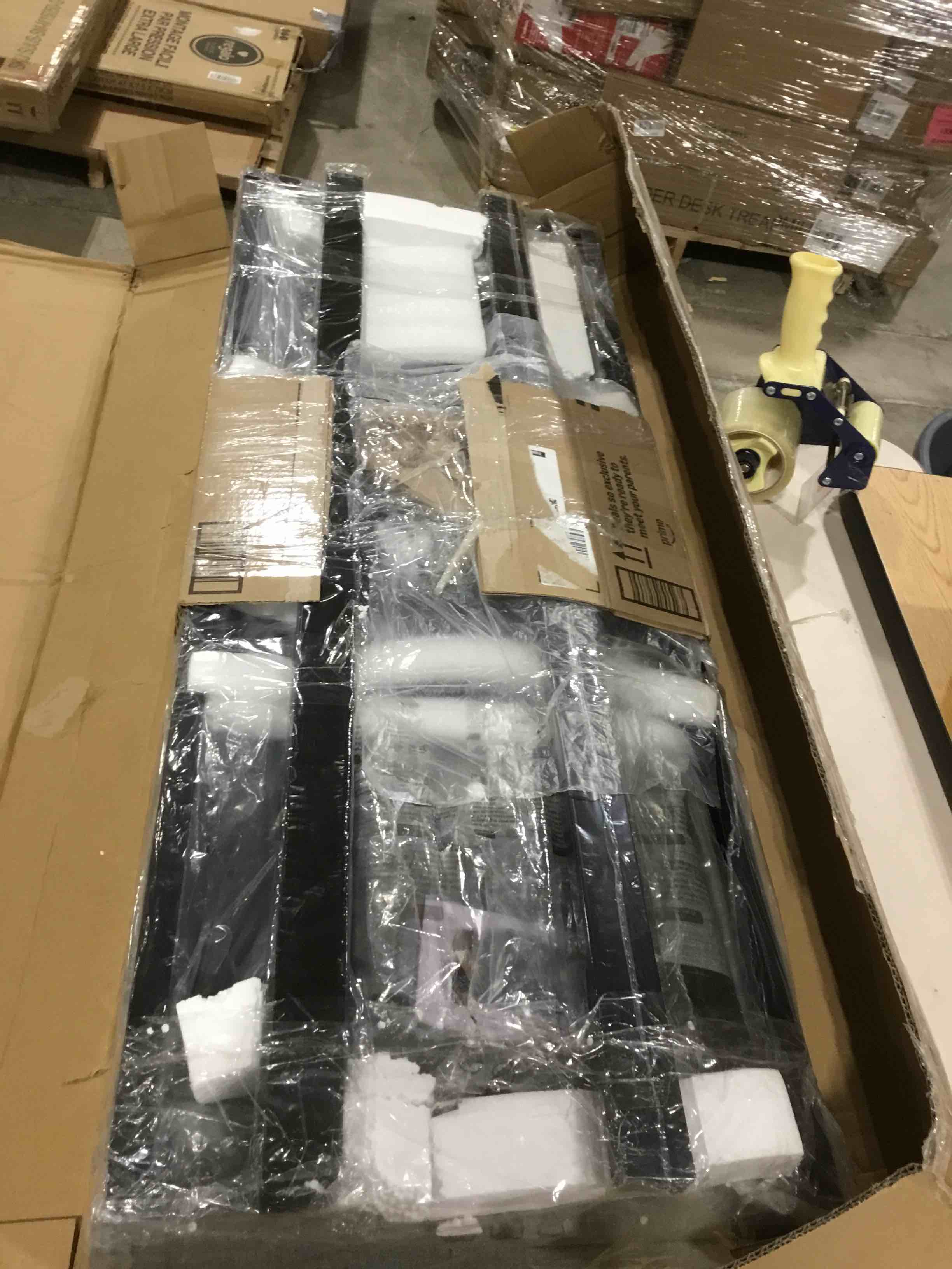 https://s3.amazonaws.com/lotting-images-prod/bidfta/YEL6845191_1727868317628.jpeg