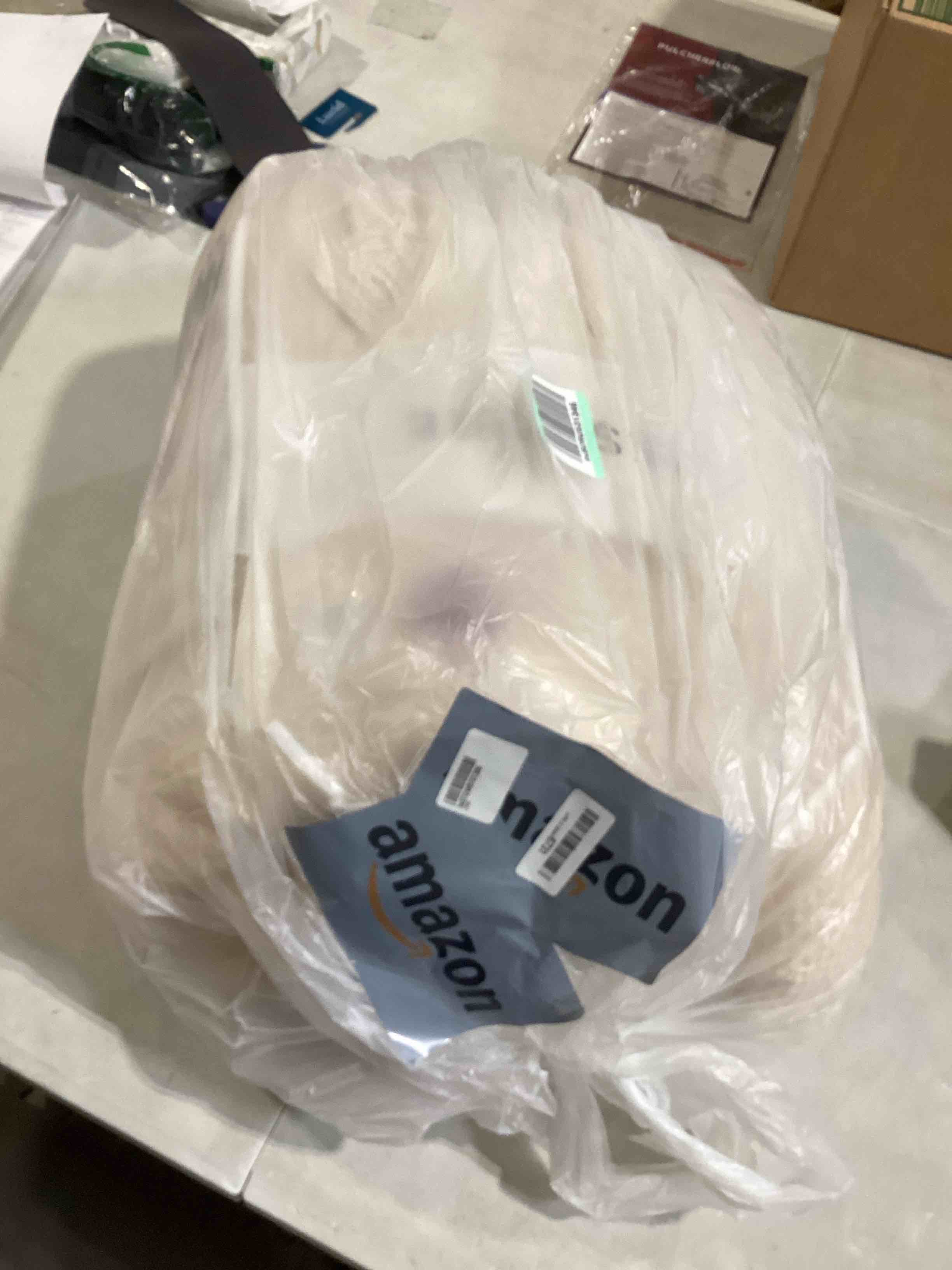 https://s3.amazonaws.com/lotting-images-prod/bidfta/YEL6845233_1728331616416.jpeg