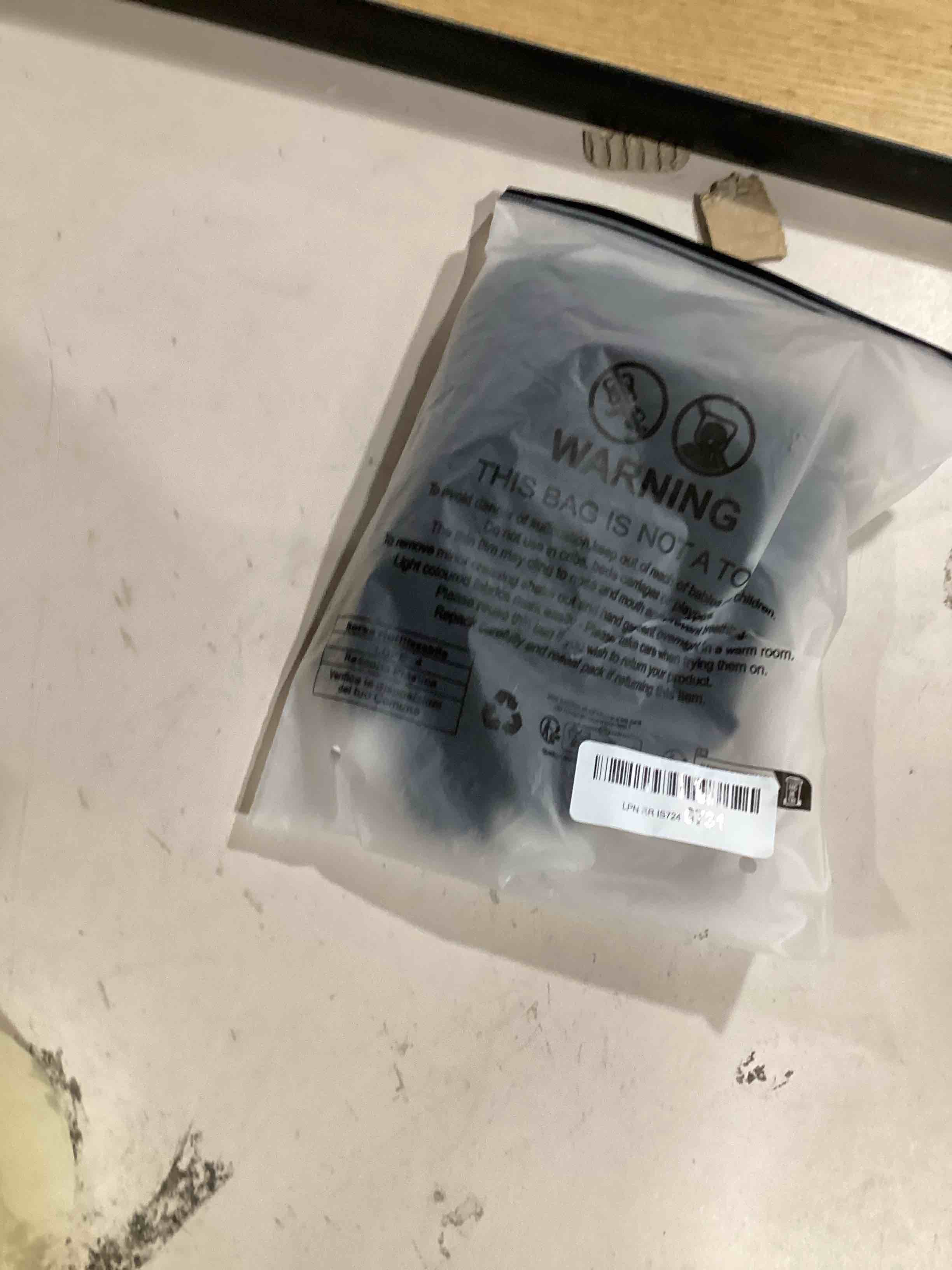 Verdusa Women's Casual Crisscross Sleeveless Form Fitting Tank Halter Top