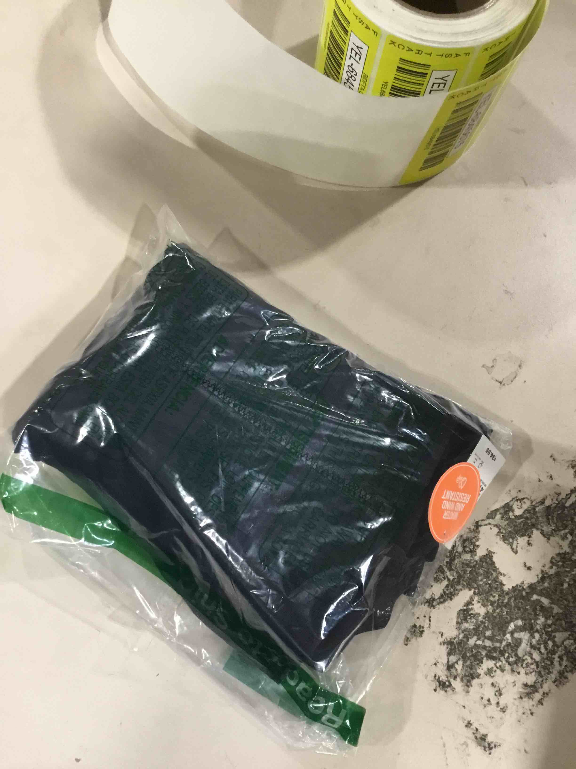 https://s3.amazonaws.com/lotting-images-prod/bidfta/YEL6845675_1728139753311.jpeg