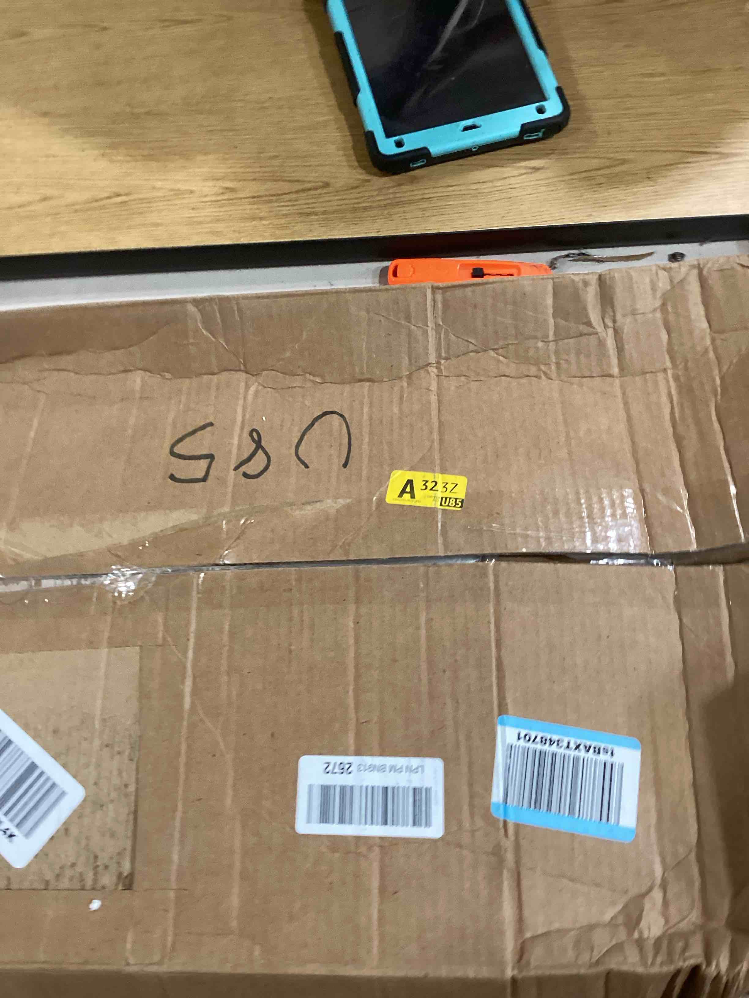 https://s3.amazonaws.com/lotting-images-prod/bidfta/YEL6845924_1728571870394.jpeg