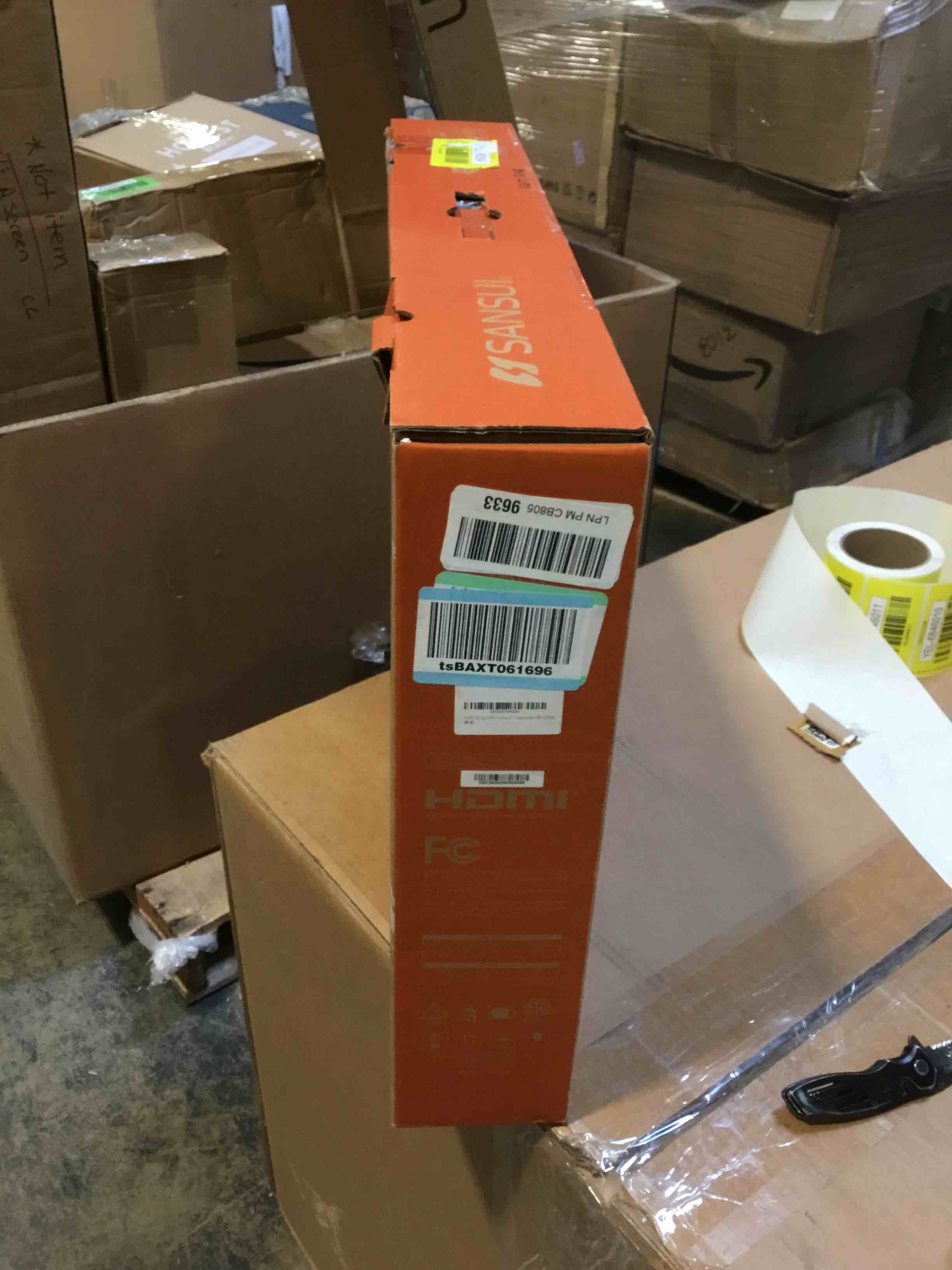 https://s3.amazonaws.com/lotting-images-prod/bidfta/YEL6846007_1728664443590.jpeg