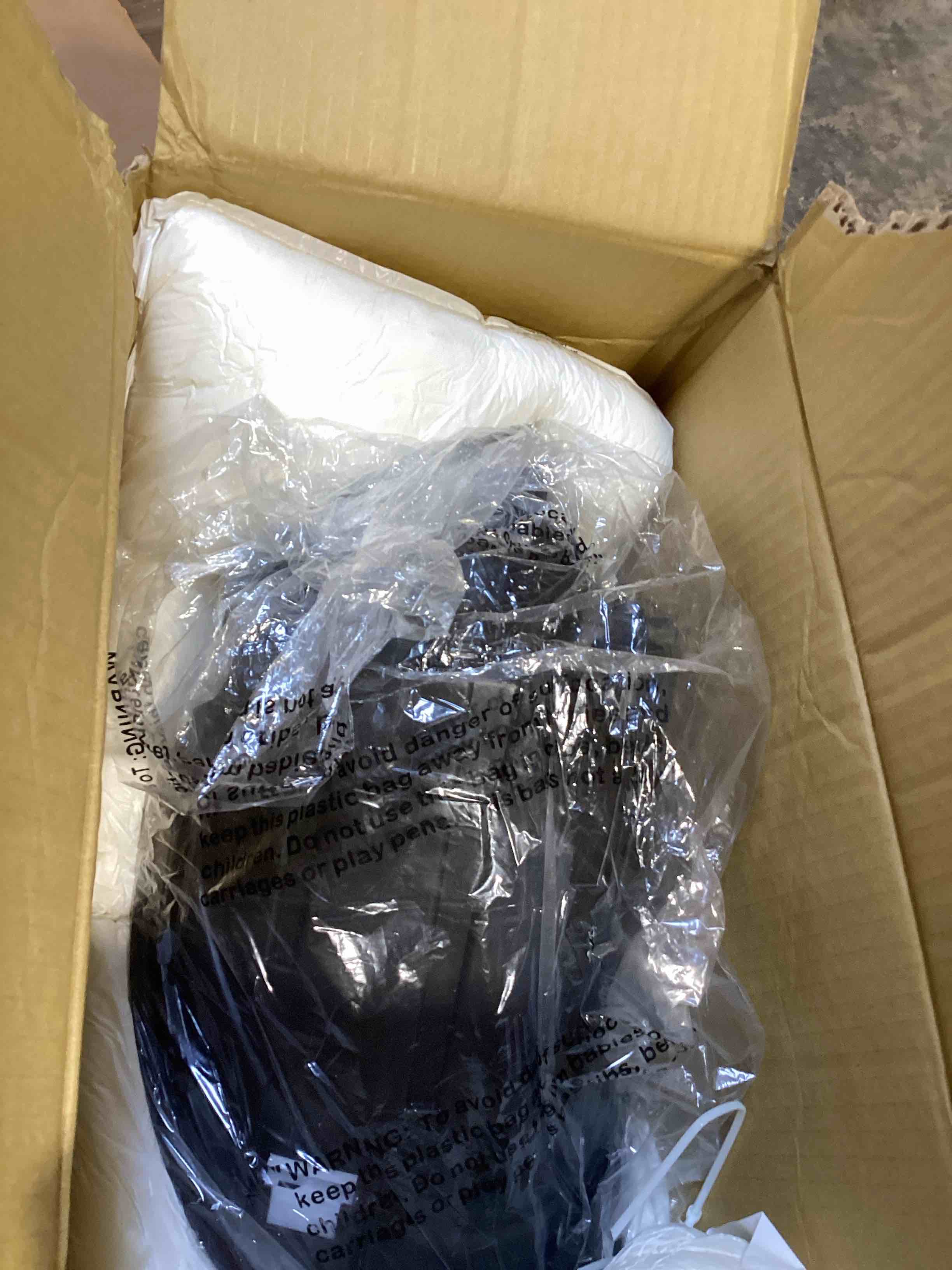 https://s3.amazonaws.com/lotting-images-prod/bidfta/YEL6846021_1728667526140.jpeg