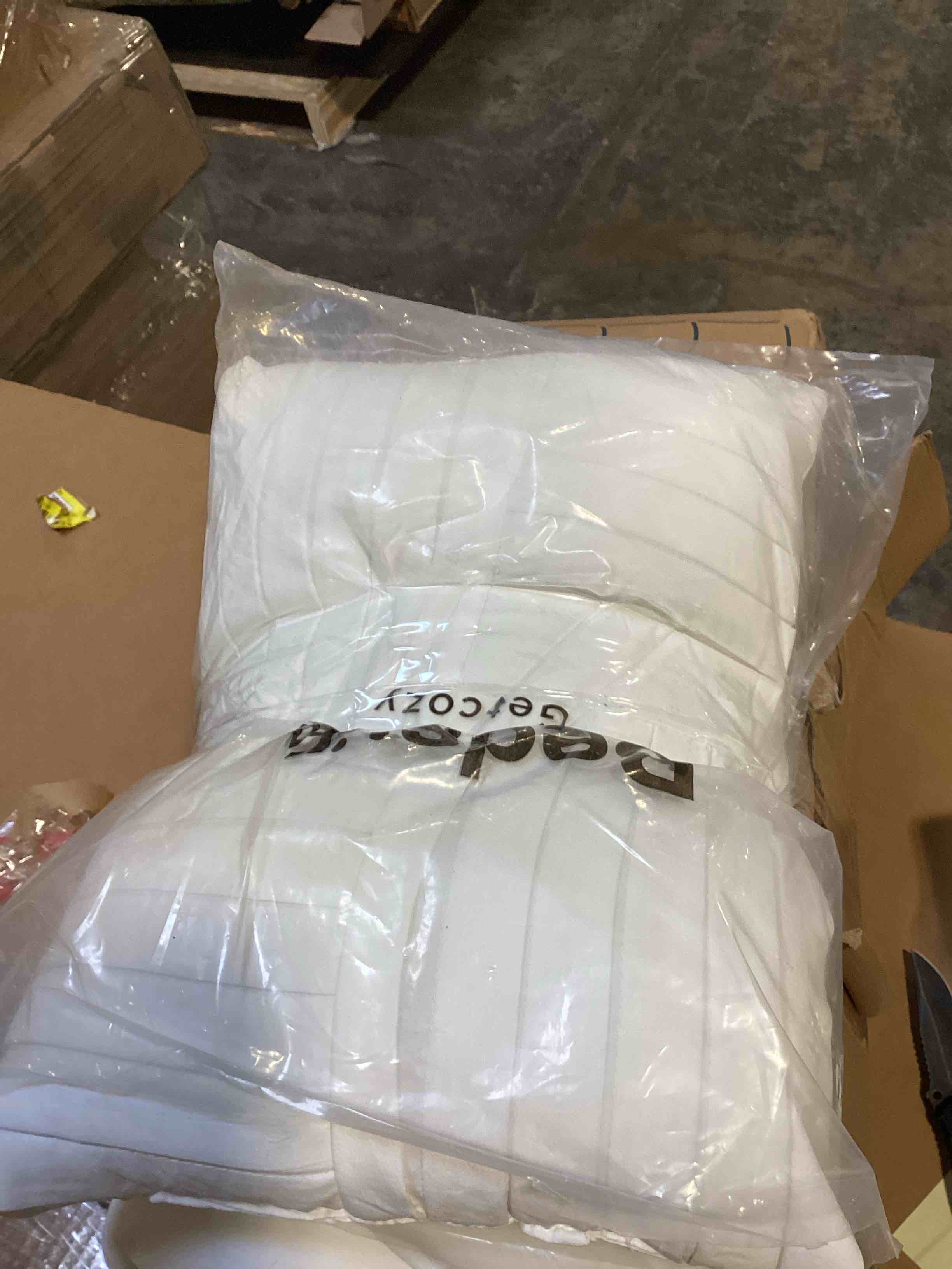 https://s3.amazonaws.com/lotting-images-prod/bidfta/YEL6846023_1728668176311.jpeg
