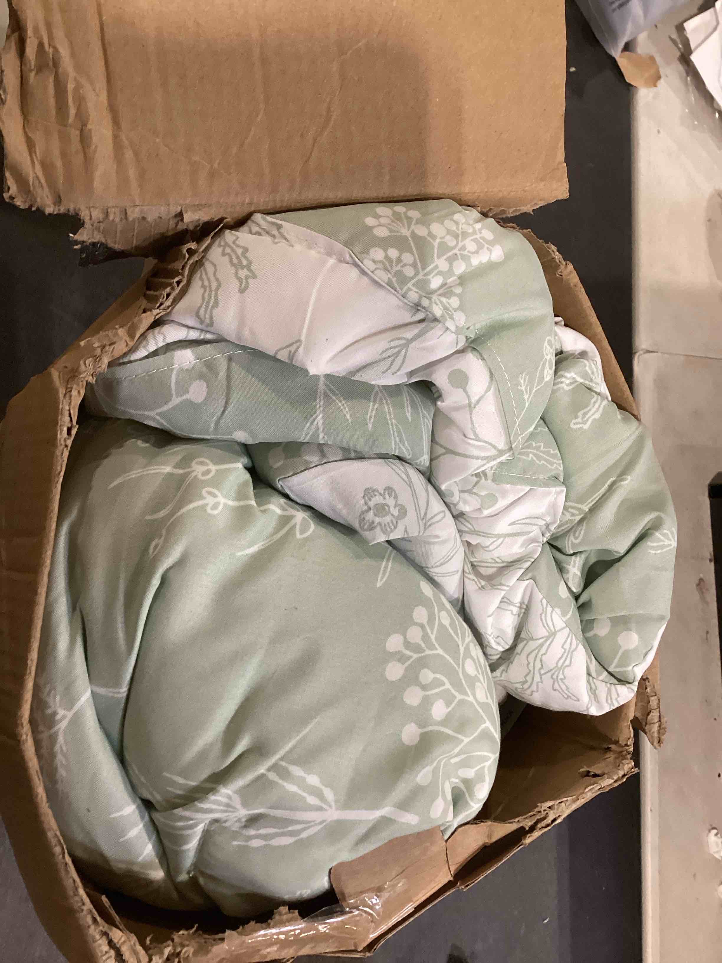 https://s3.amazonaws.com/lotting-images-prod/bidfta/YEL6846573_1728323061830.jpeg