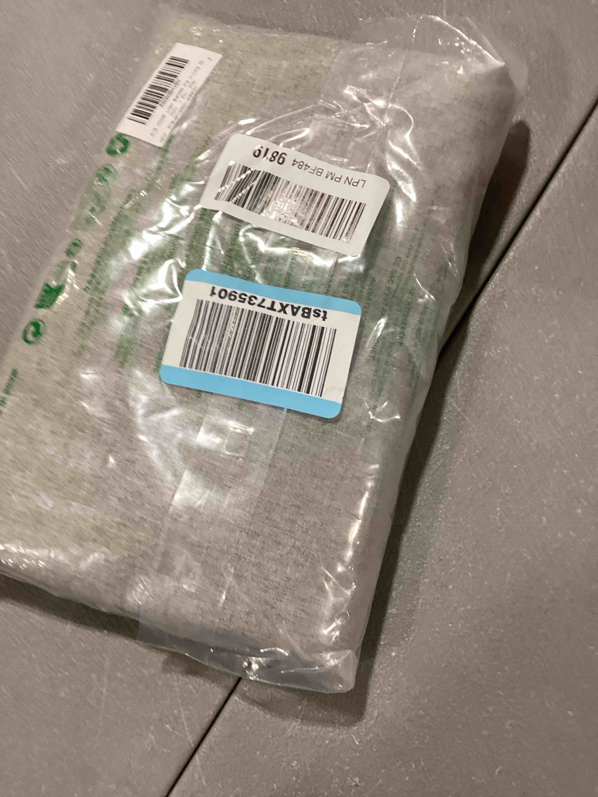 https://s3.amazonaws.com/lotting-images-prod/bidfta/YEL6846723_1728645694529.jpeg