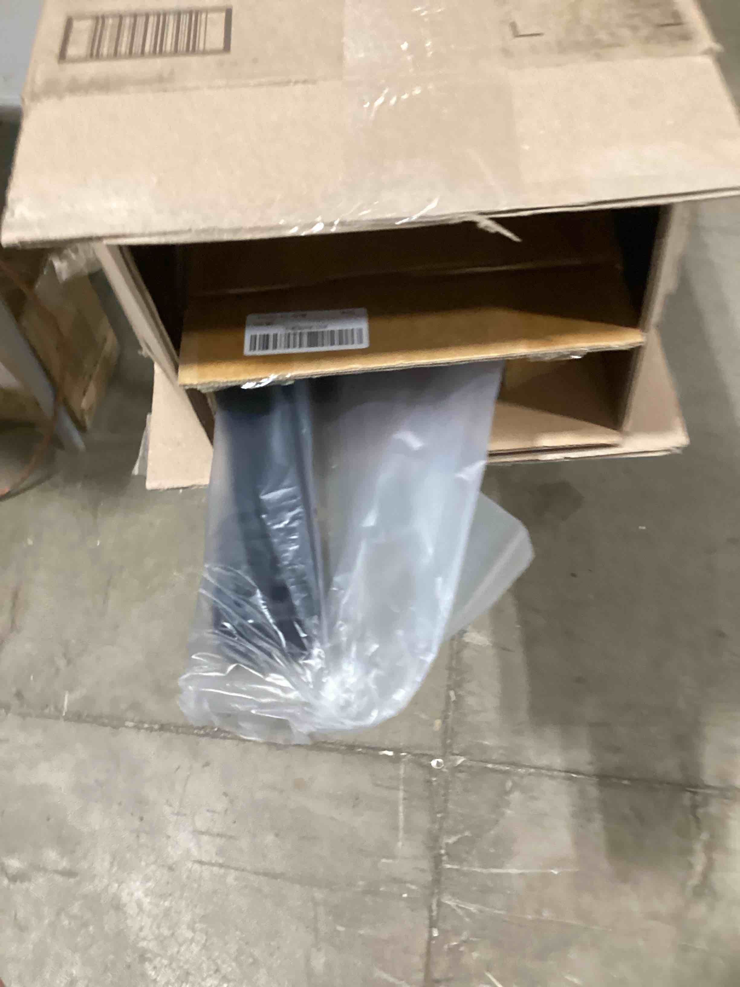 https://s3.amazonaws.com/lotting-images-prod/bidfta/YEL6846942_1728904662215.jpeg