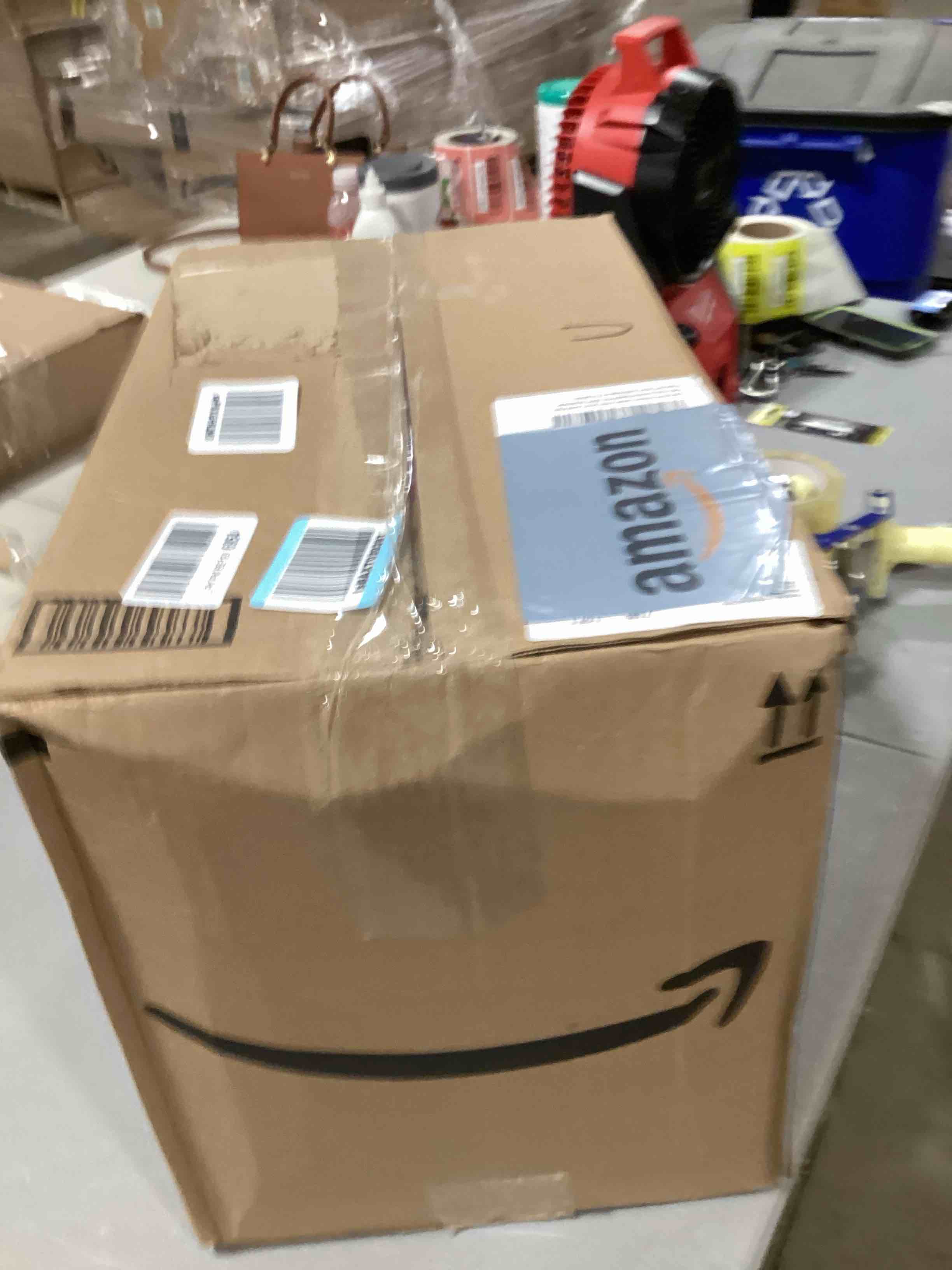 https://s3.amazonaws.com/lotting-images-prod/bidfta/YEL6846957_1728907065183.jpeg
