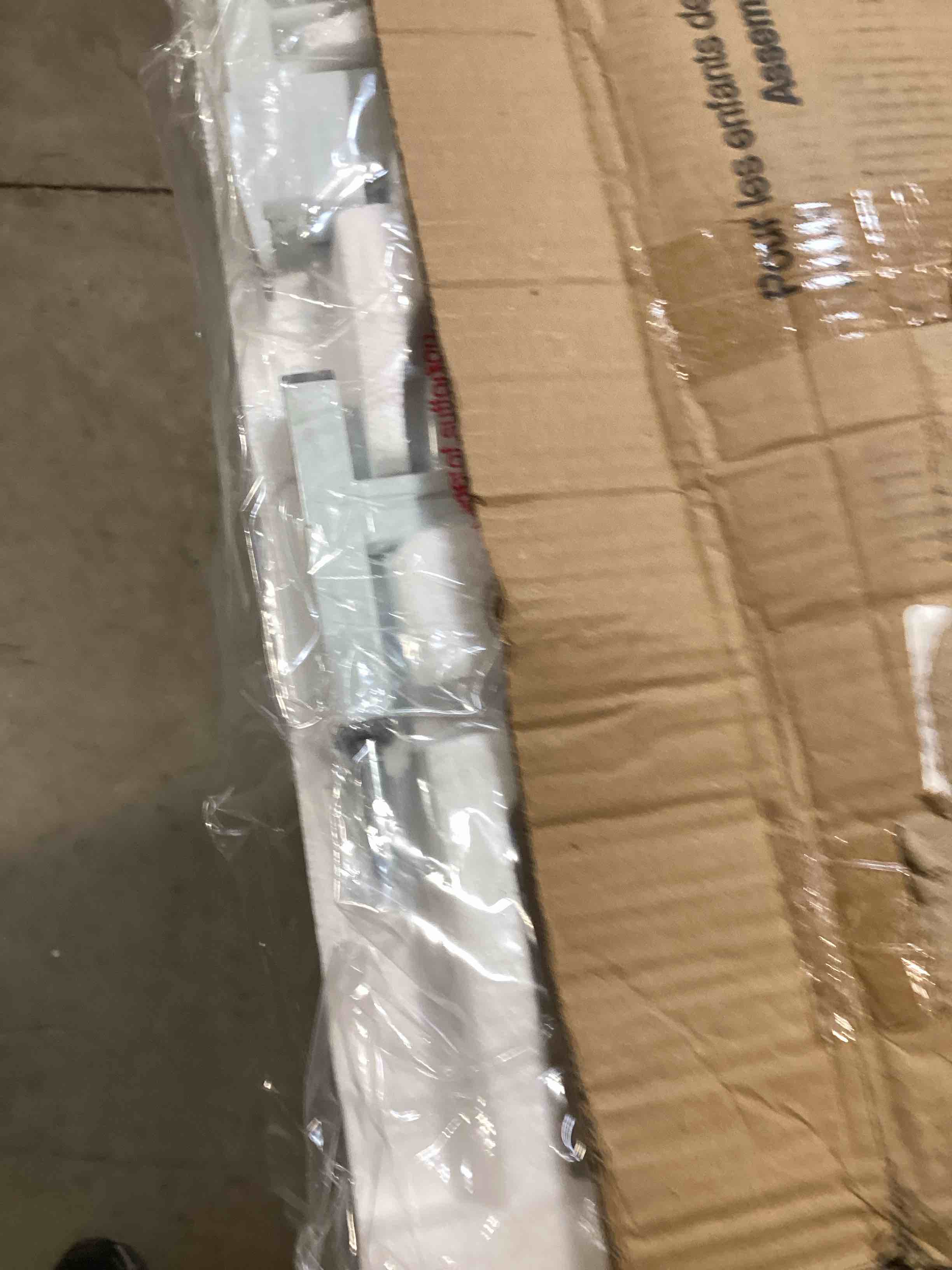 https://s3.amazonaws.com/lotting-images-prod/bidfta/YEL6847040_1728922766640.jpeg