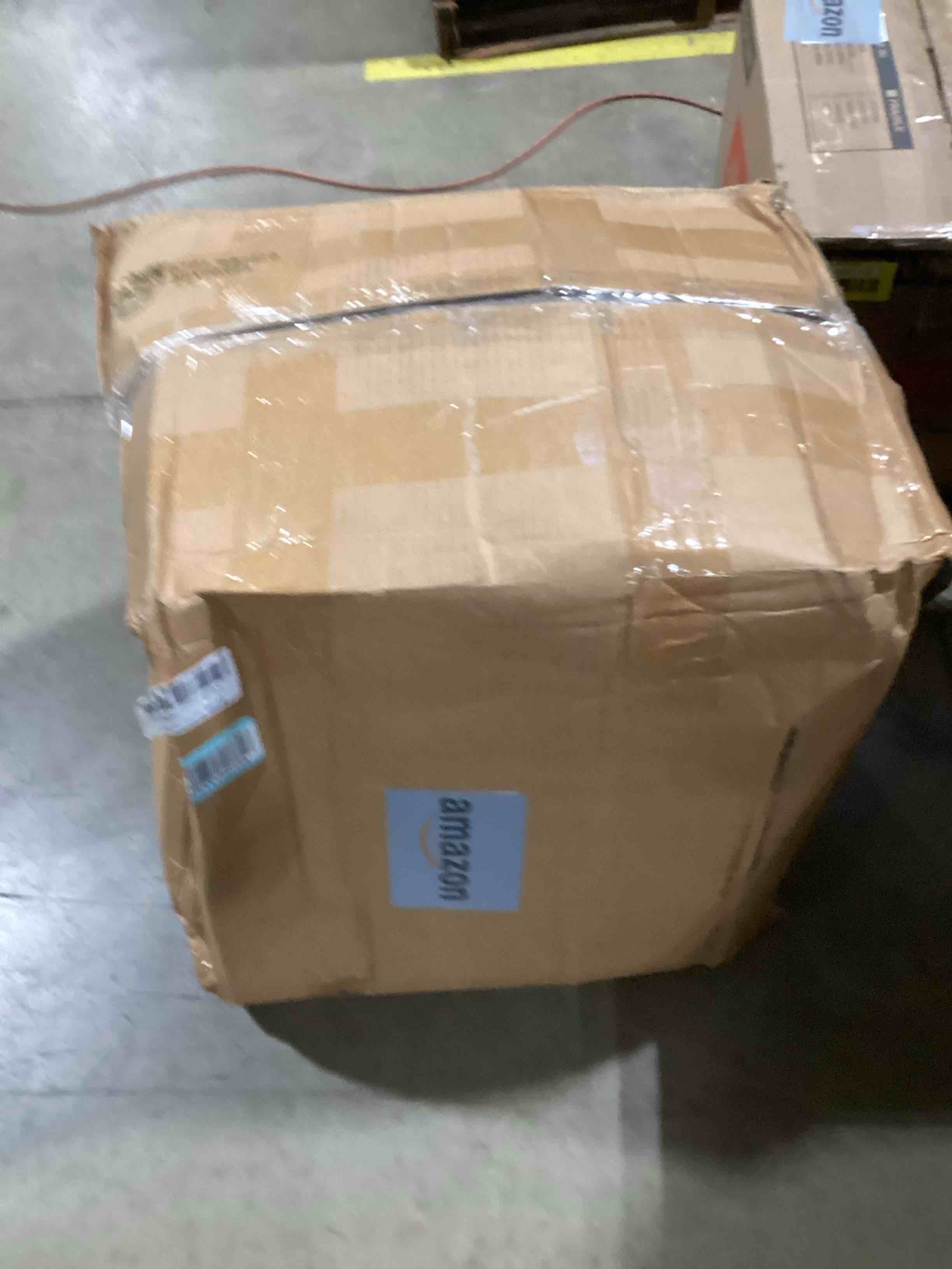 https://s3.amazonaws.com/lotting-images-prod/bidfta/YEL6847119_1728994099527.jpeg